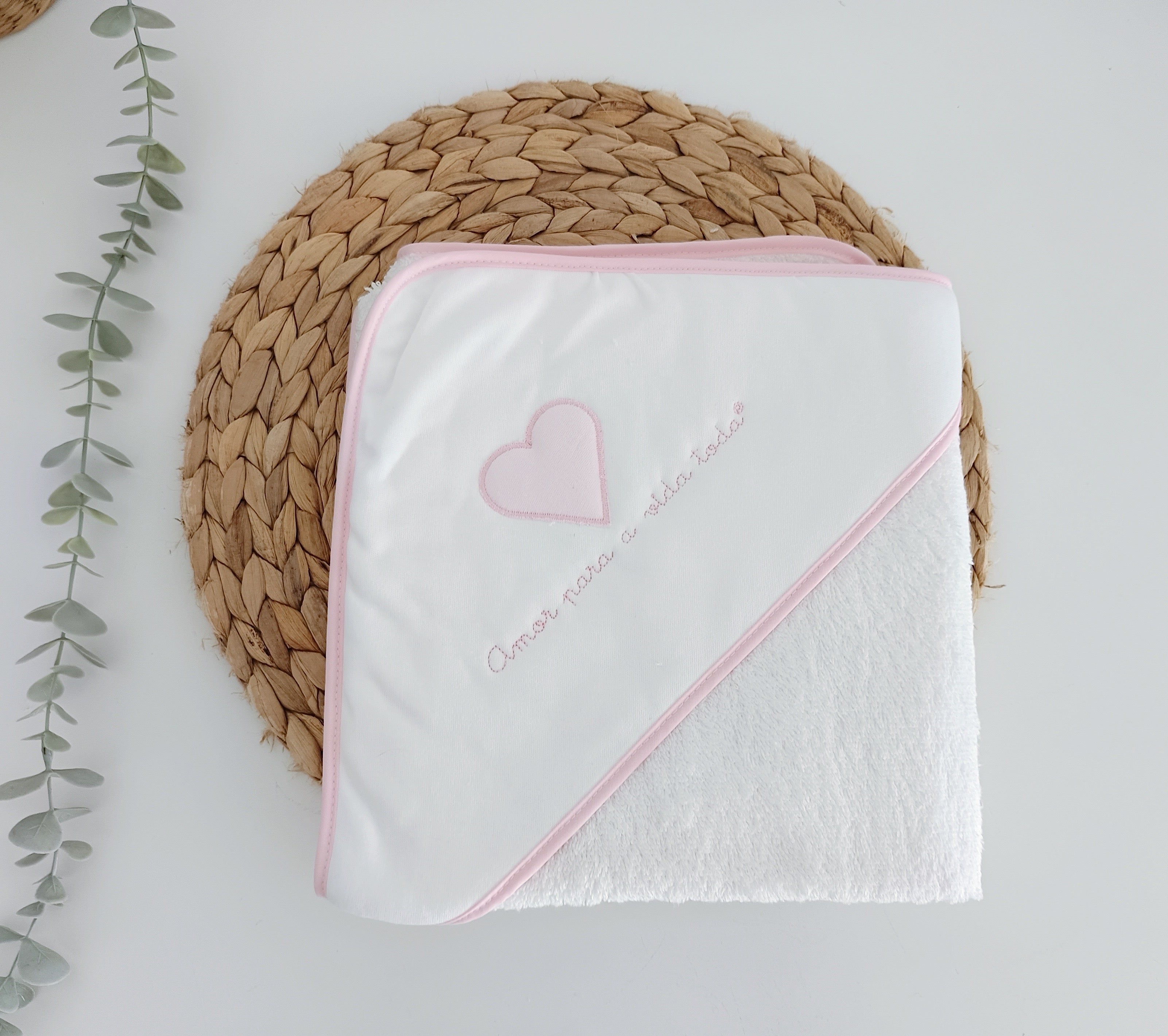 Toalha de banho bebé rosa com capuz e bordado coração Amor para a Vida Toda