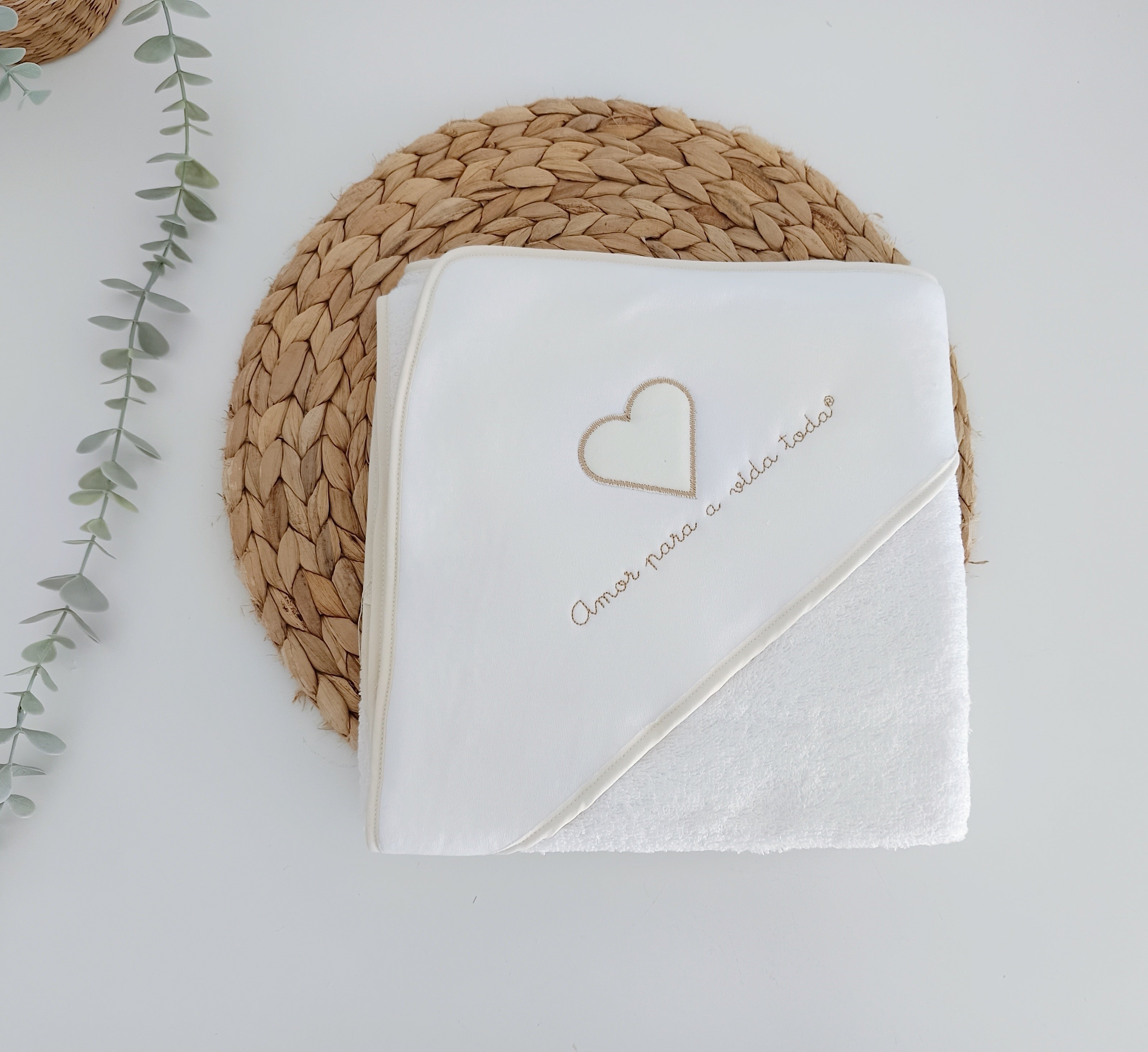 Toalha de banho bebé areia com capuz e bordado coração Amor para a Vida Toda