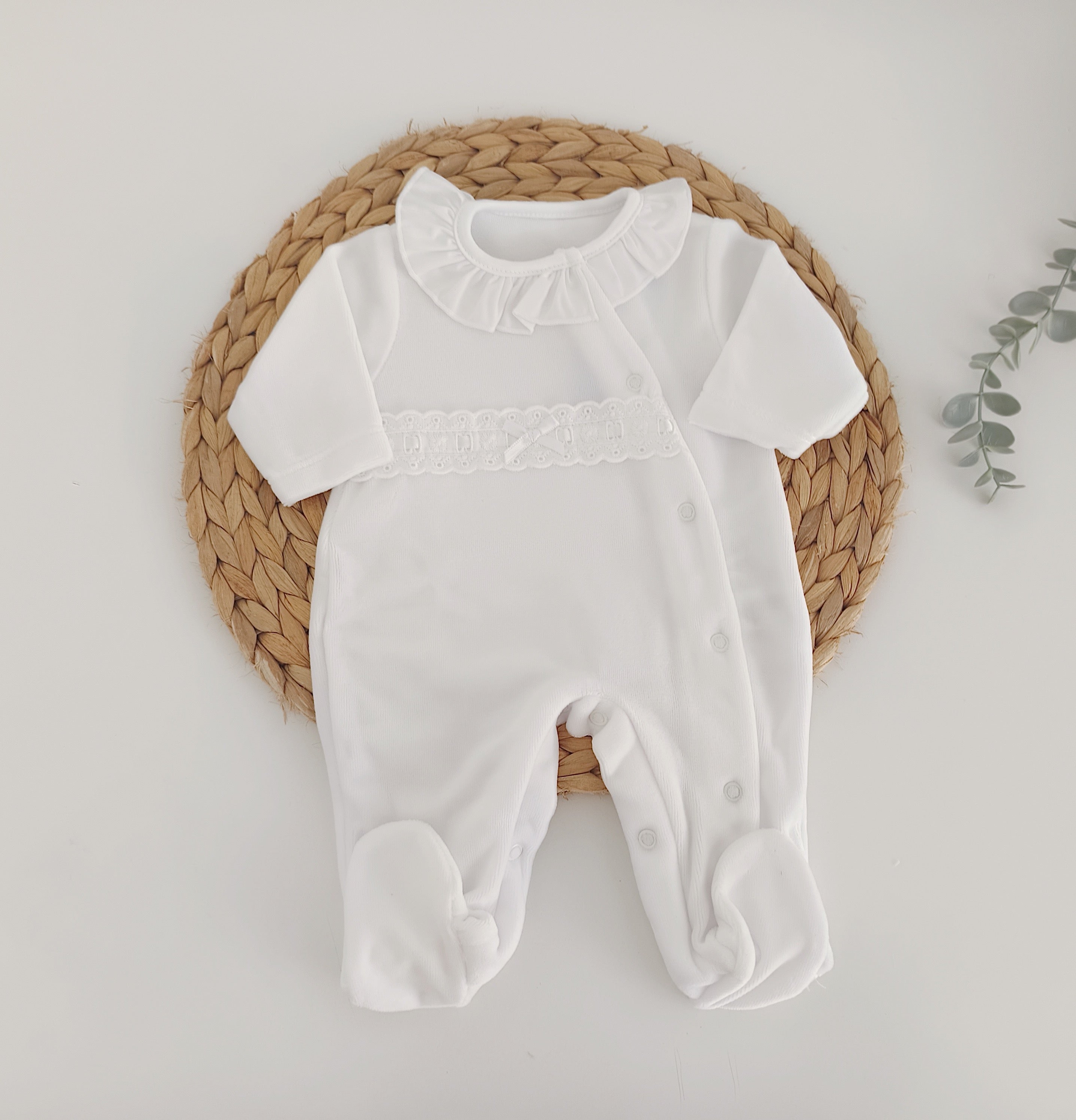 Babygrow Veludo com Renda e Lacinho Branco