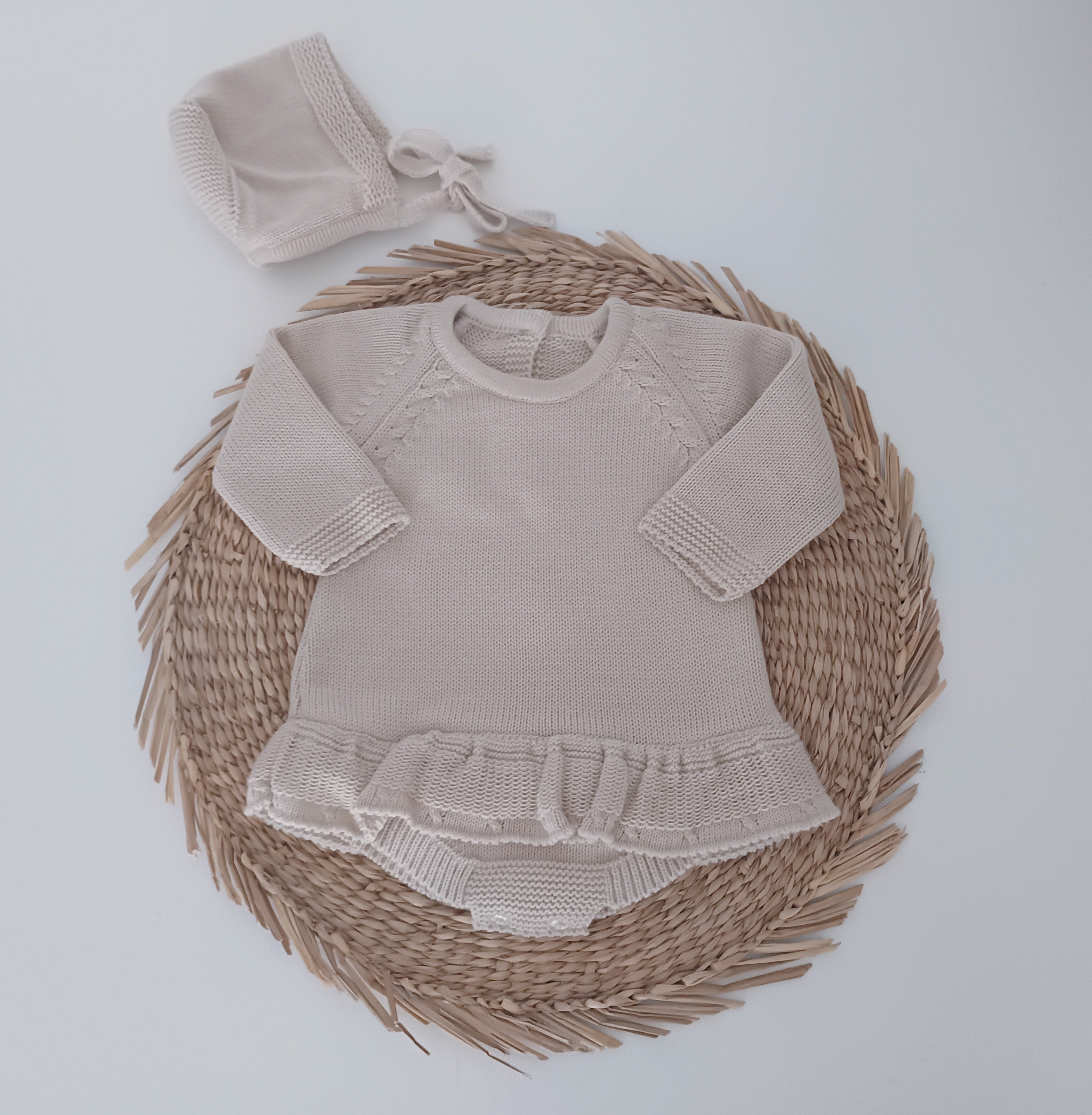 Fofo de Malha Folhos com Touca Areia