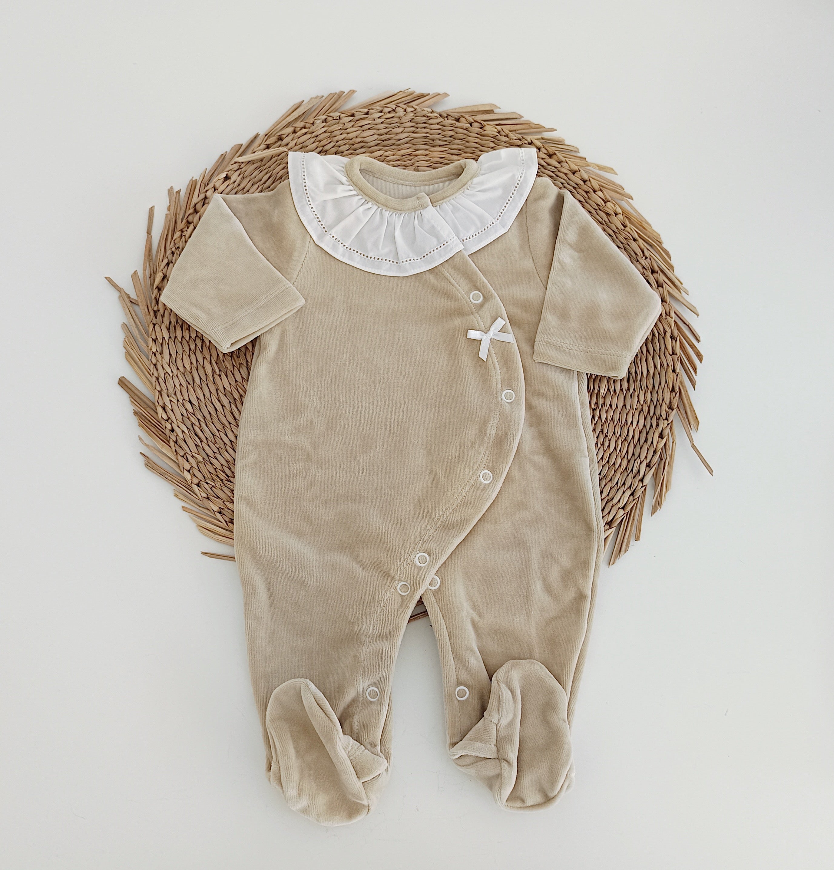 Babygrow Veludo Basic Gola Areia