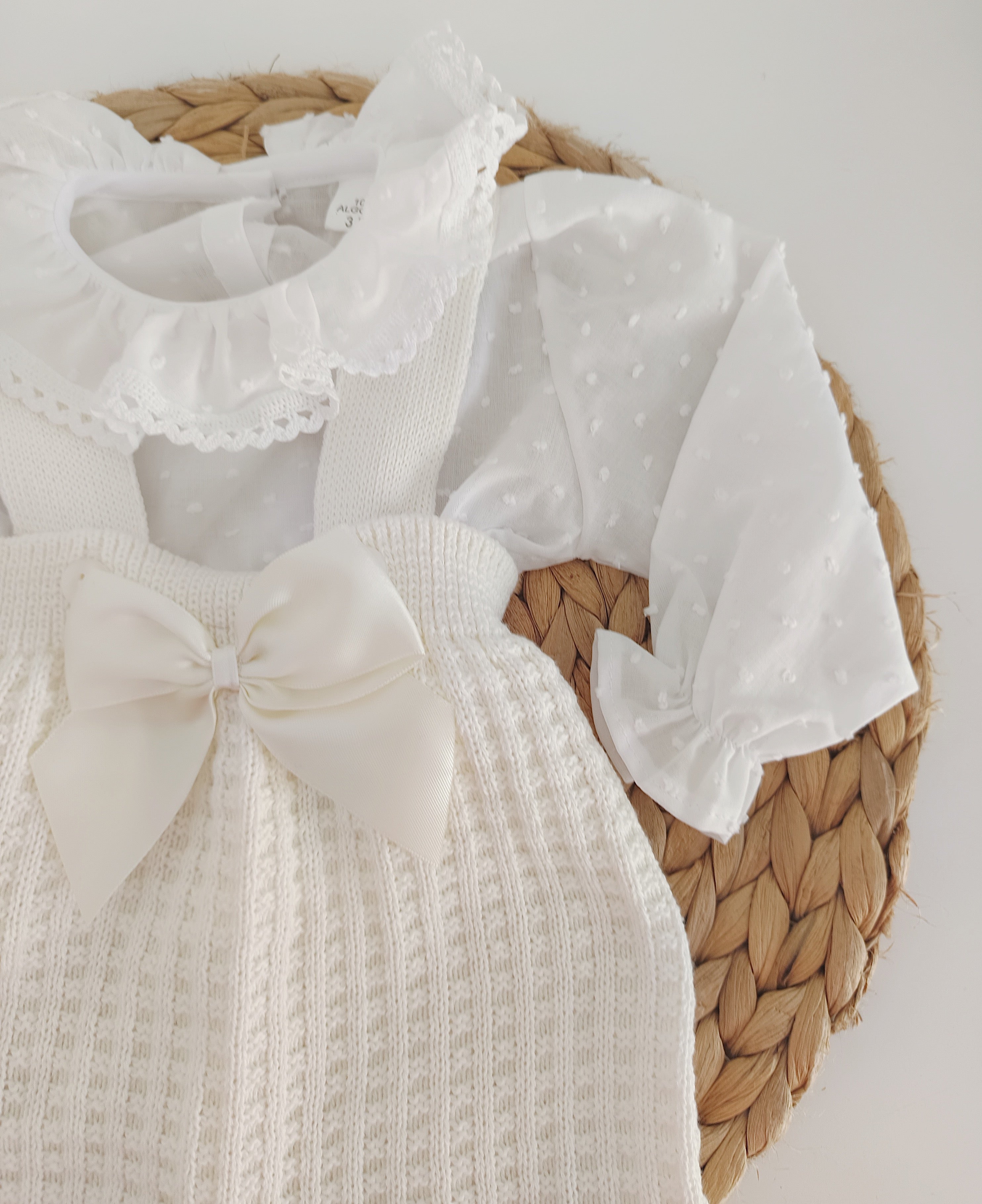 Jardineiras de Malha c/ blusa Plumeti Pérola