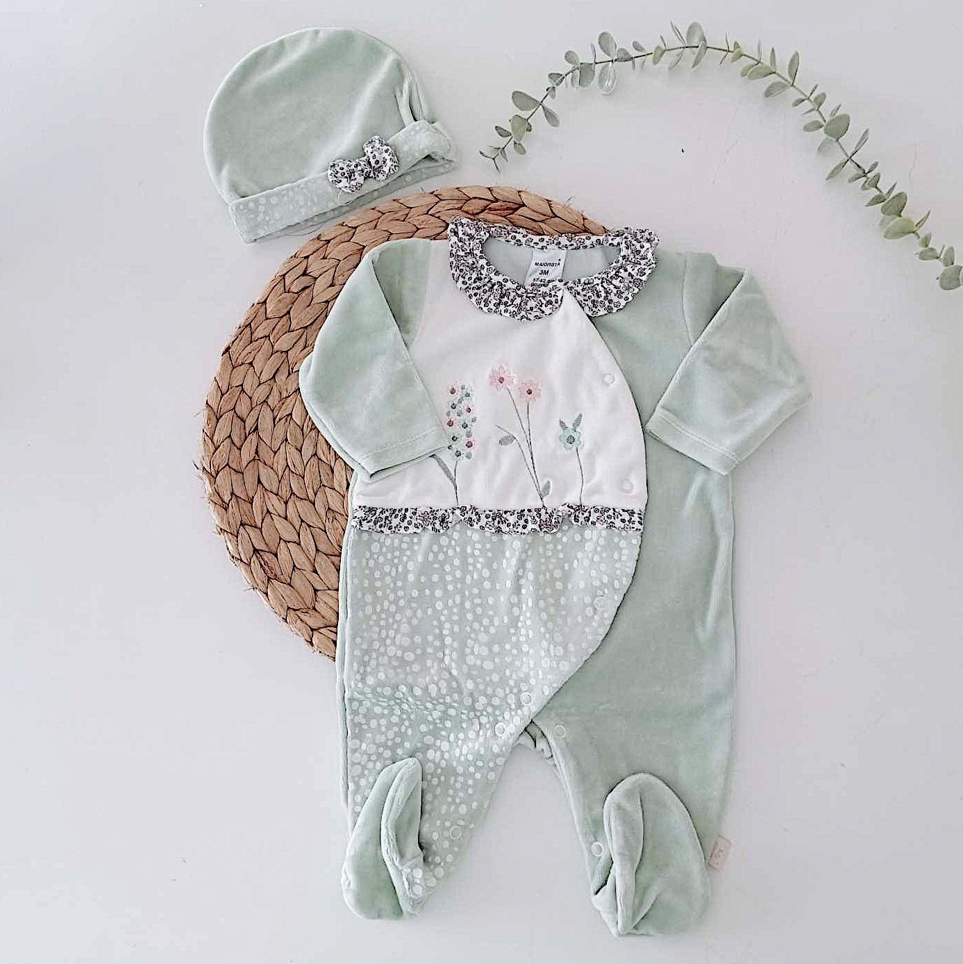 Babygrow Flores com Gorro Verde