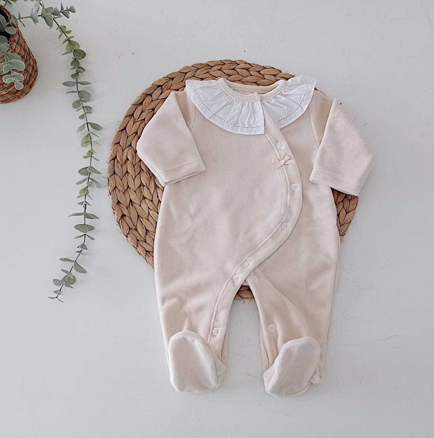 Babygrow Veludo Basic Gola Areia