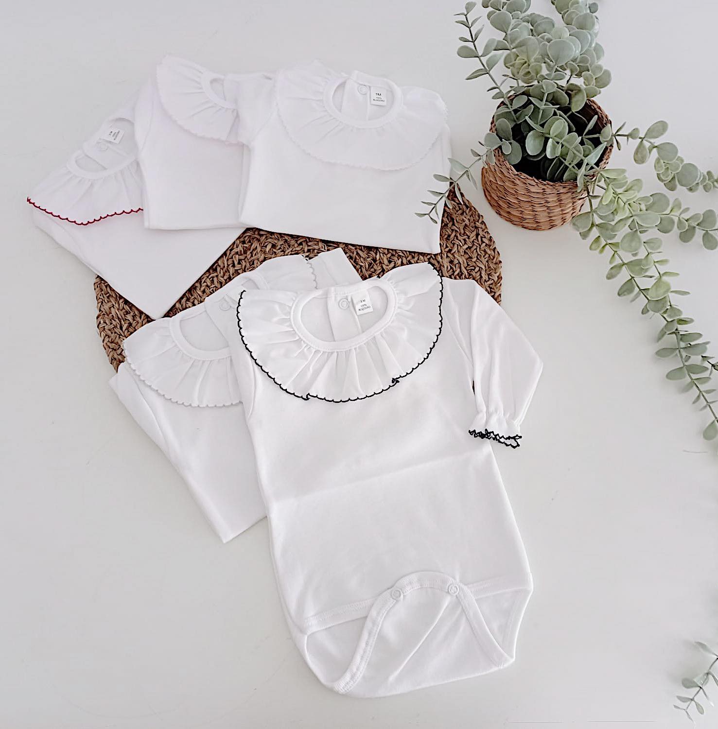 Body com Gola de Folho com Carda