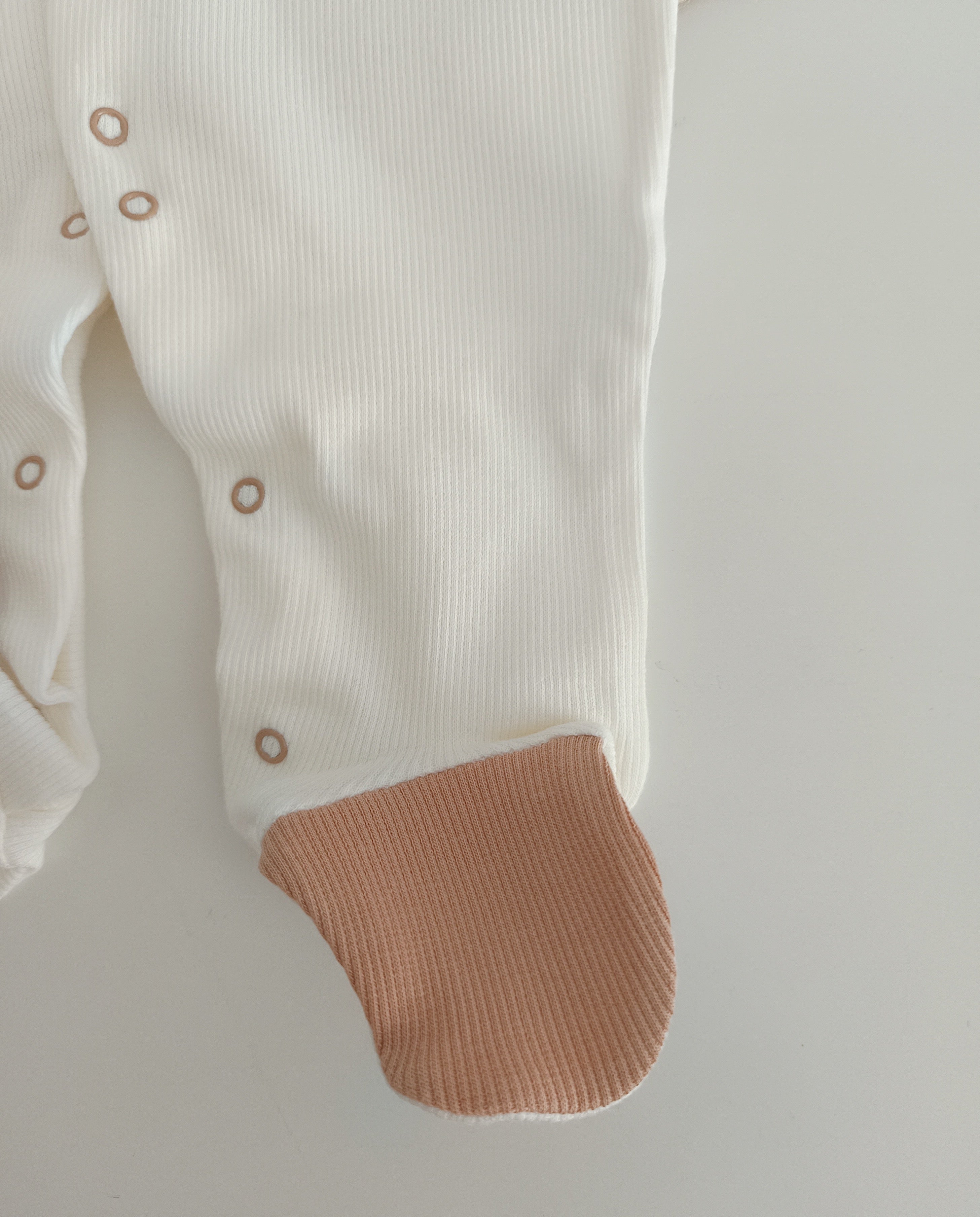 FitFiu Babies® | Babygrow Algodão Básico e Gorro Orelhas