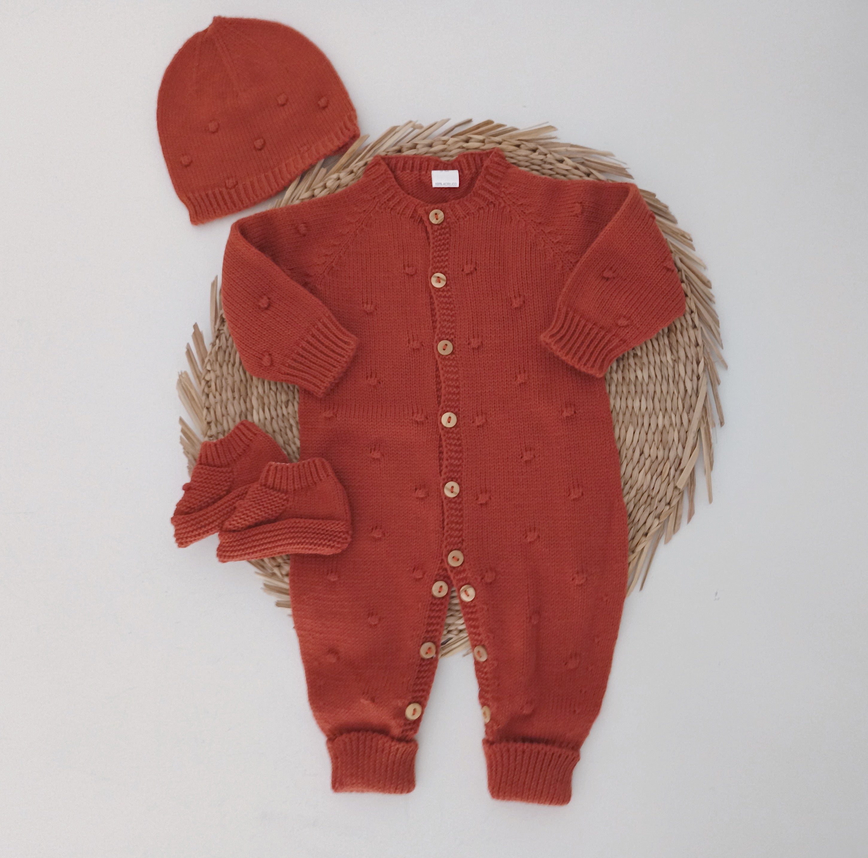 Babygrow de malha pompons com gorro e carapins Tijolo