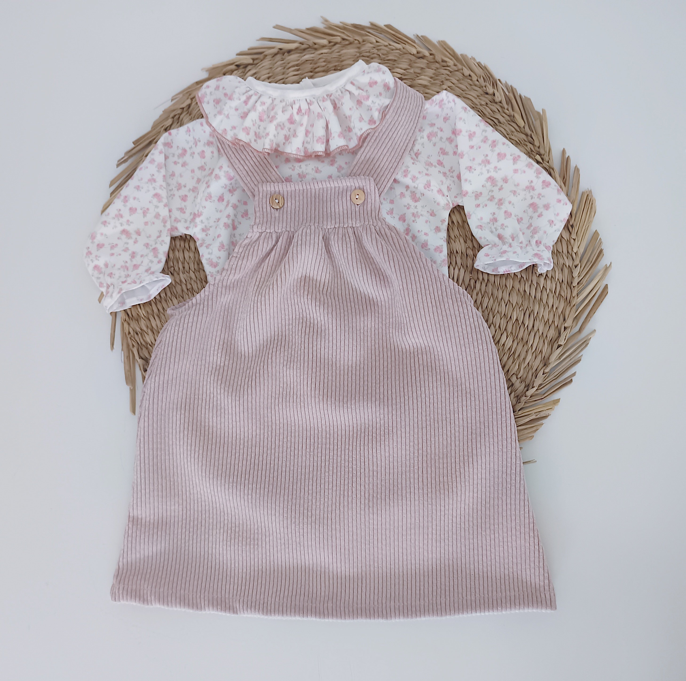 Vestido Saia de Peito de Bombazine Fina com blusa flores Rosa Velho