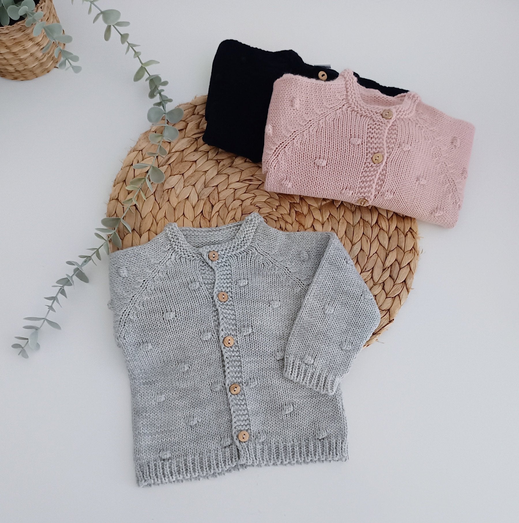 Casaco de Malha Pompons com Botões Madeira