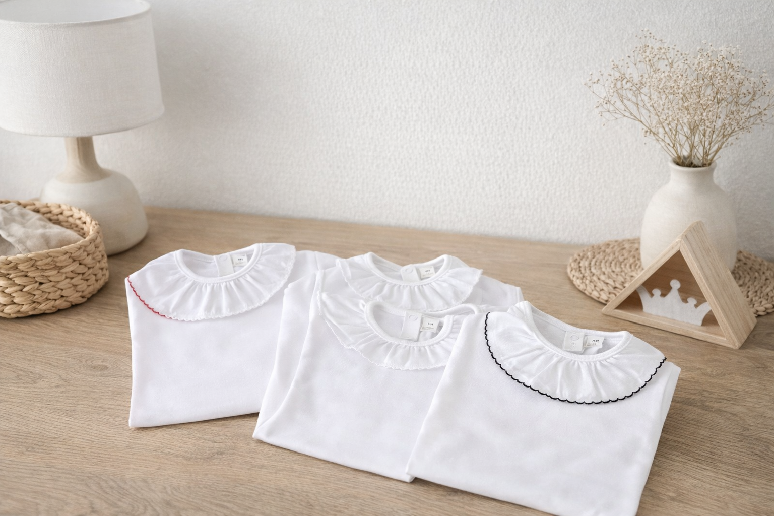 Camisola com Gola de Folho Manga Curta