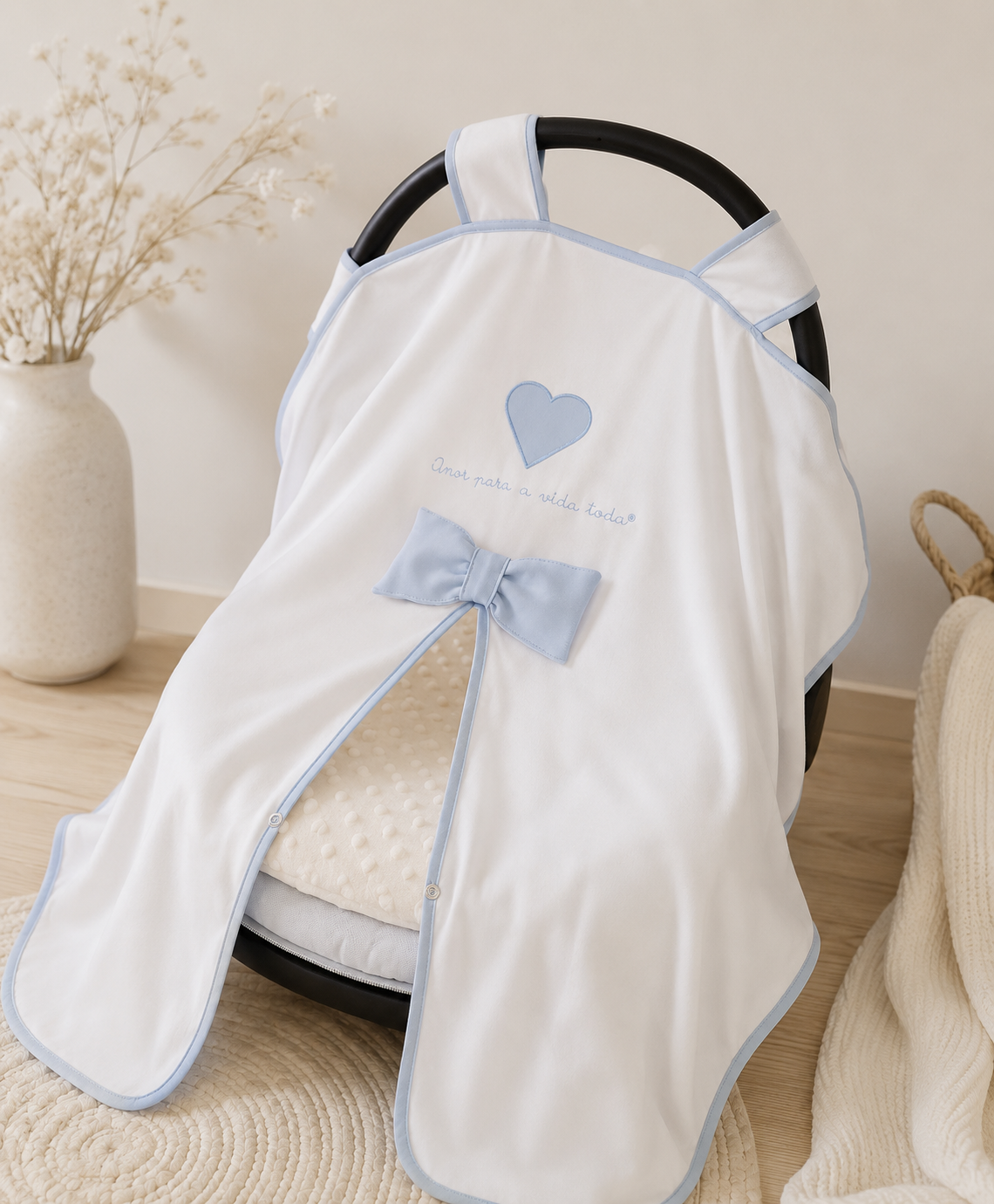 Amor Para a Vida Toda® | Fralda Tapa Ovo Cortina Azul