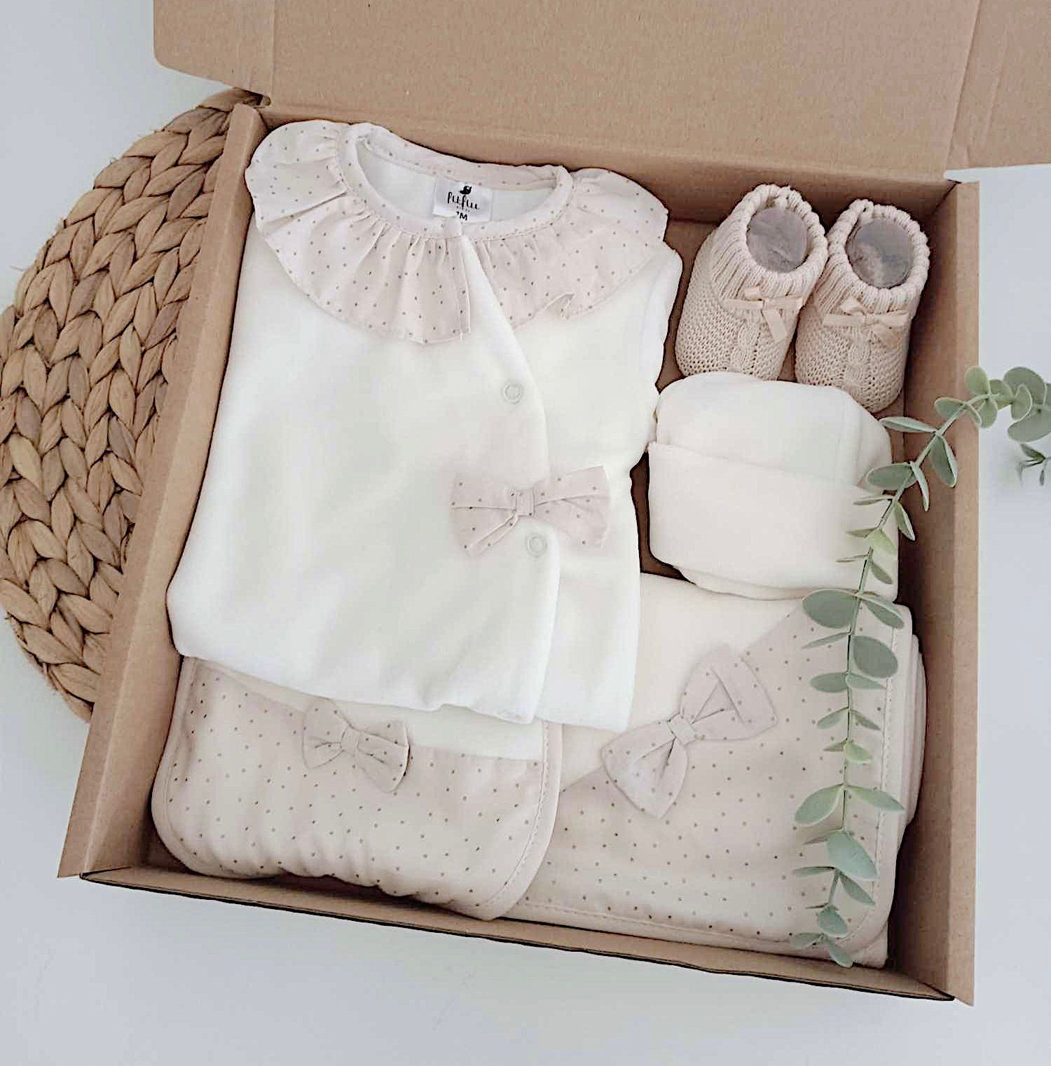 FitFiu Babies® | Conjunto Primeira Roupa Laço Pintinhas Pérola