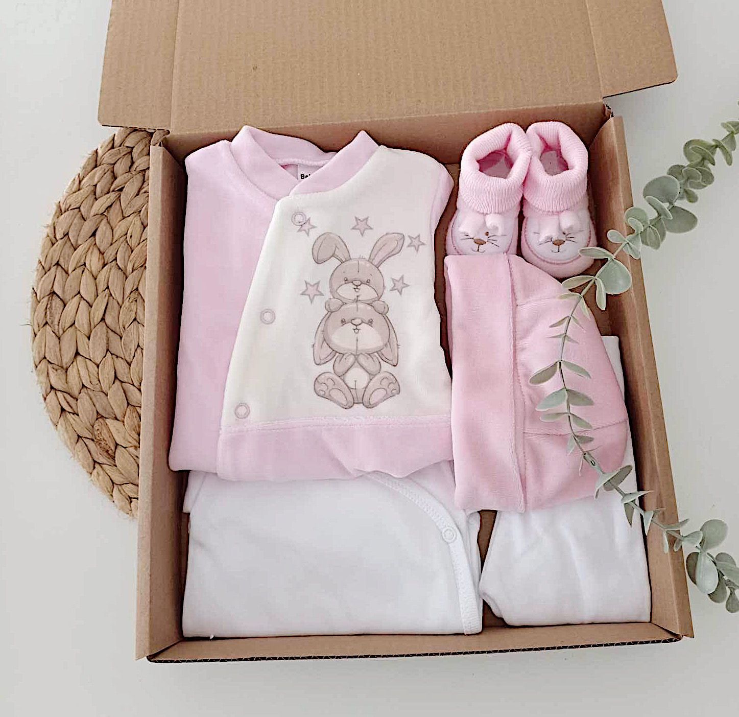 Conjunto de Primeira Roupinha Veludo Coelho Estampado Rosa