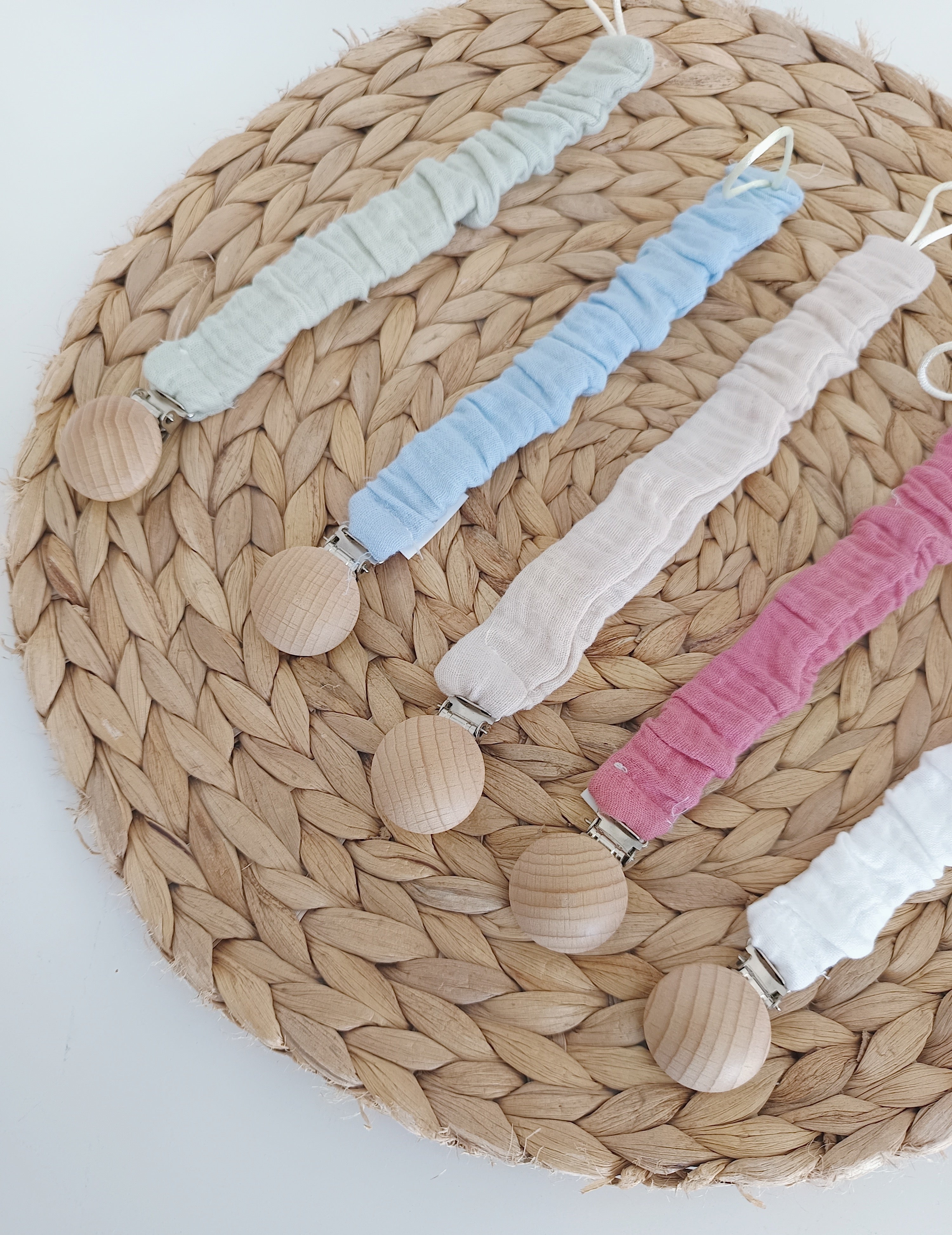 Acessório bebé porta chupeta em algodão com cores suaves
