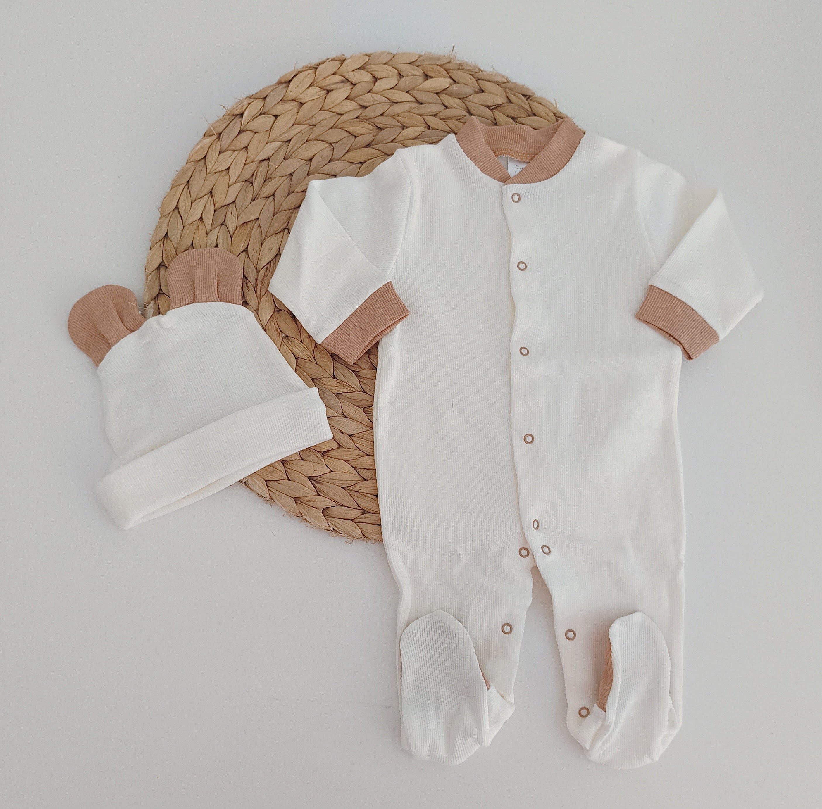FitFiu Babies® | Babygrow Algodão Básico e Gorro Orelhas