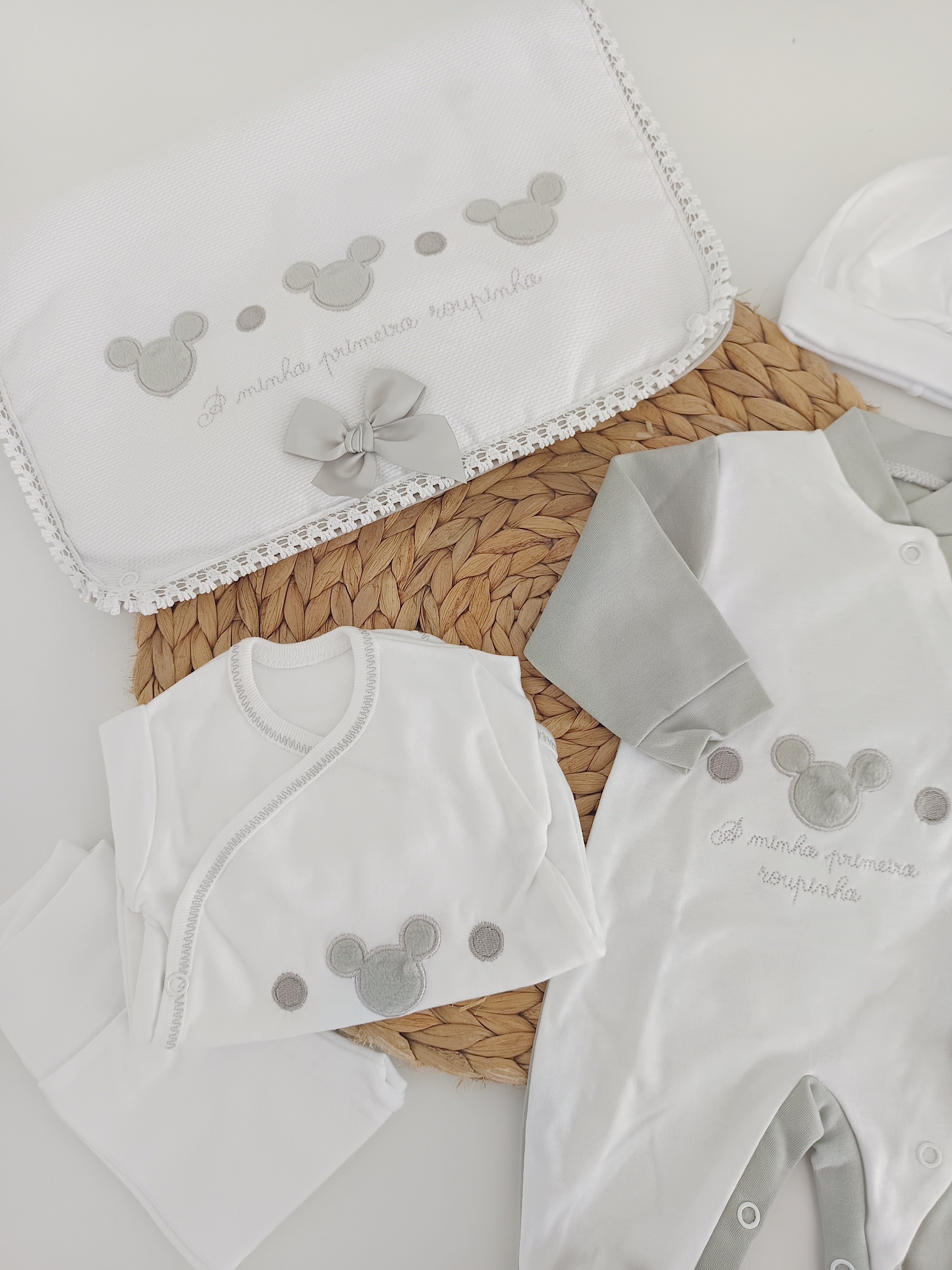 Conjunto de Primeira Roupinha Algodão Cinza