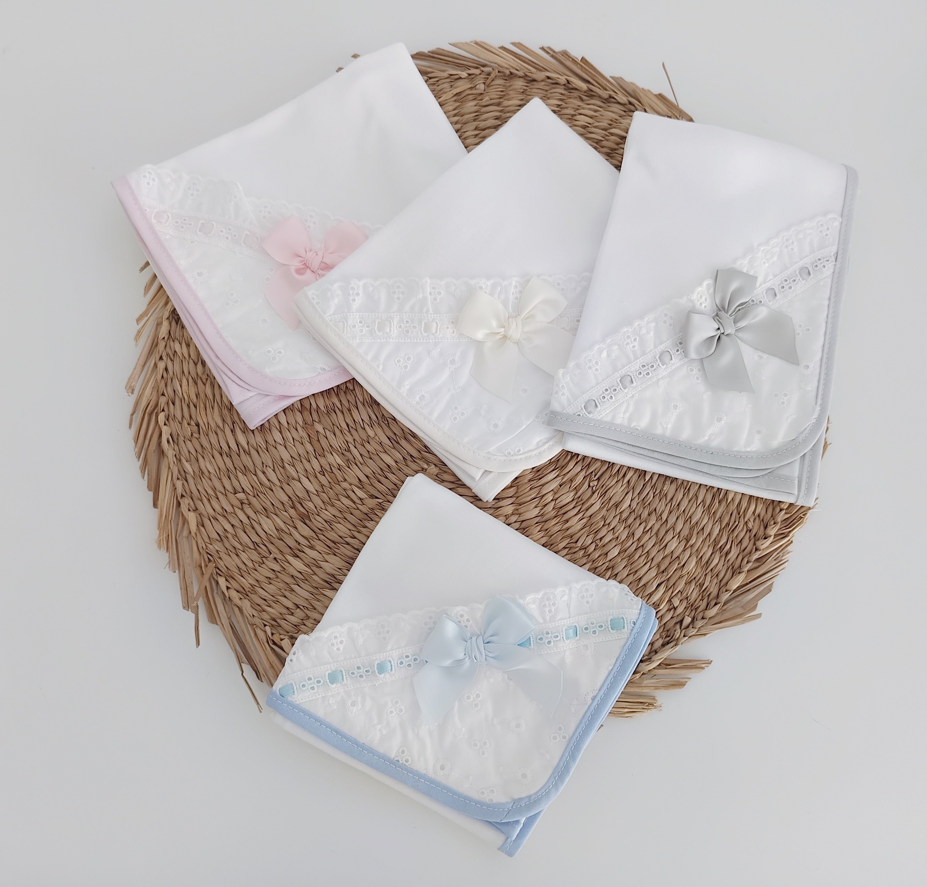 Fralda Algodão Bordado Inglês com Laço