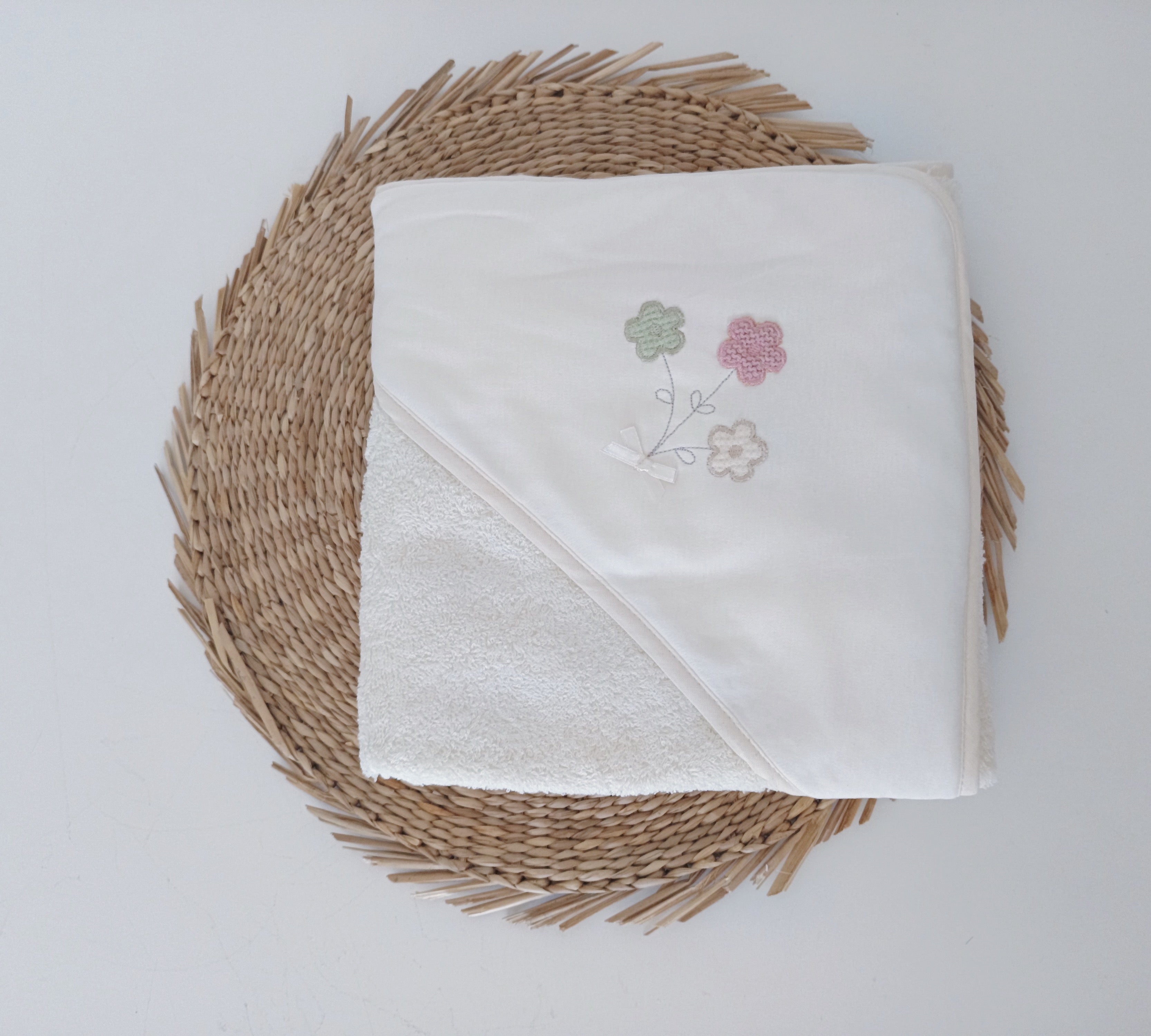 FitFiu Babies® | Toalha de Banho para Bebé Flores Bordadas Pérola