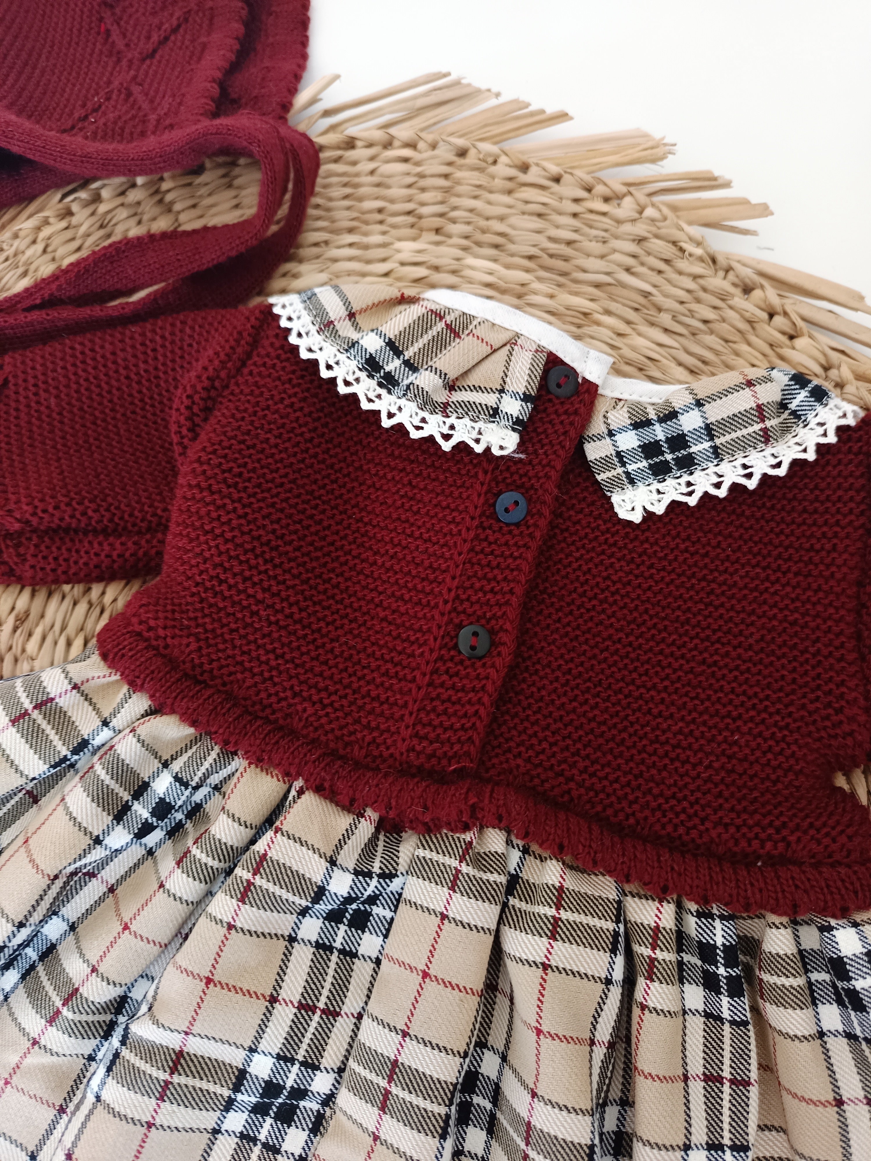 Vestido de Tecido e Malha Xadrez Bordeaux Laço Dourado