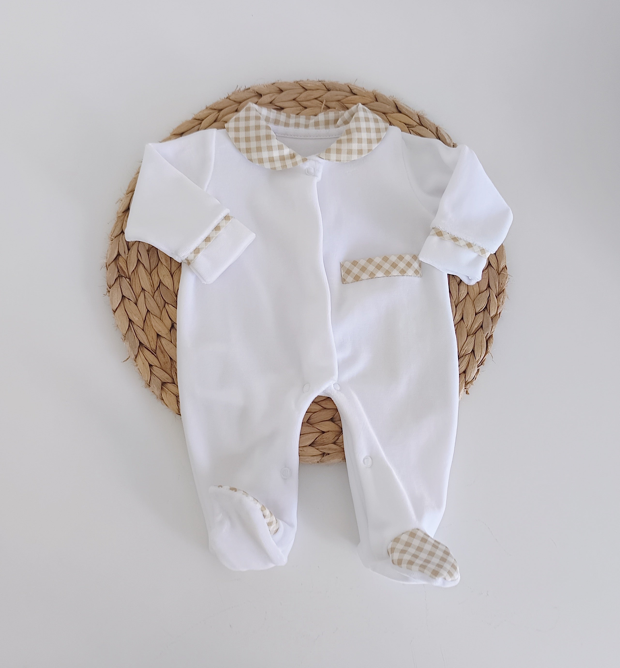 Babygrow Veludo com Bolso Xadrez Areia