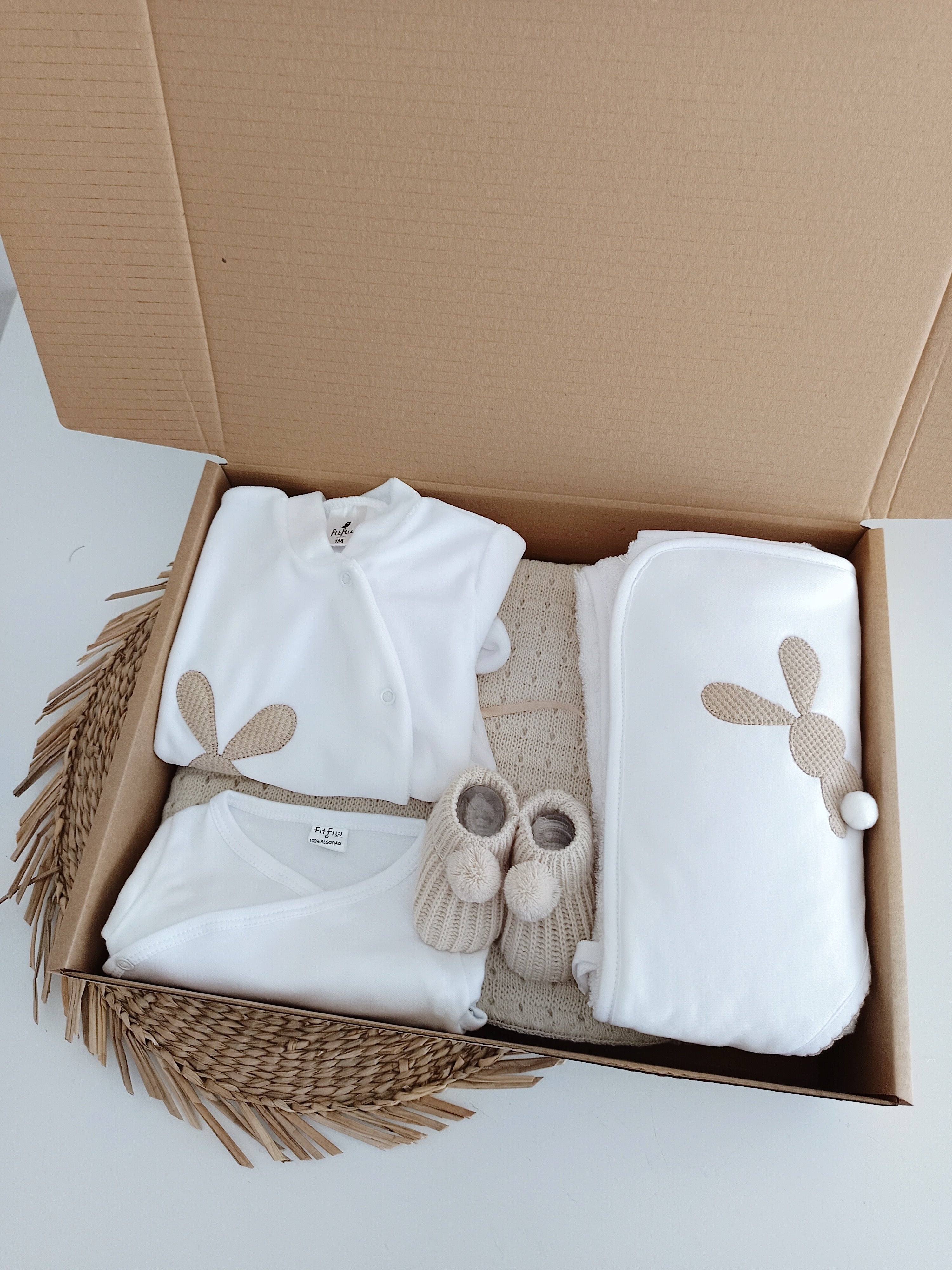 FitFiu Babies® | Pack Coelho Pompom com manta