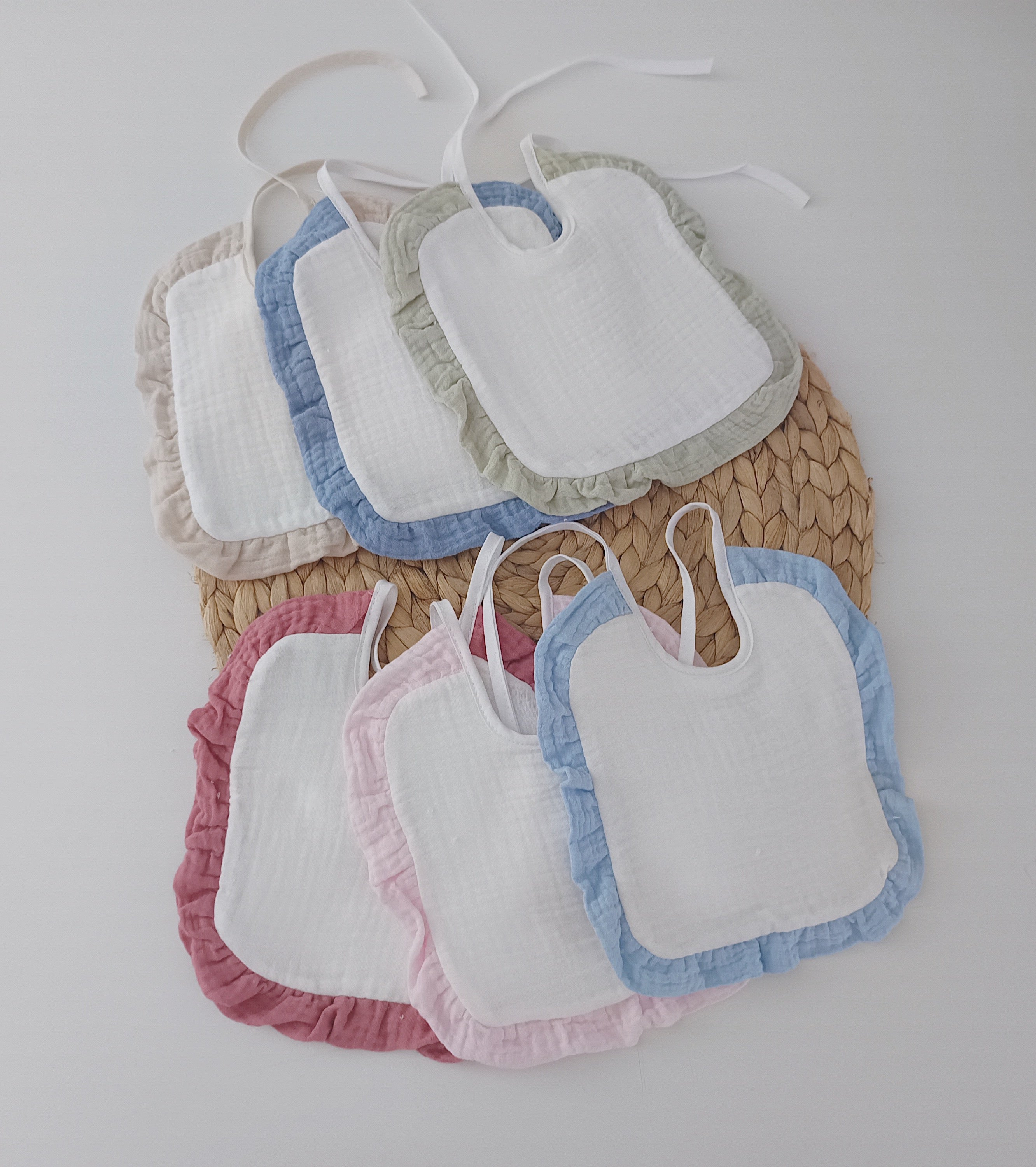 Babete em Musselina com folho