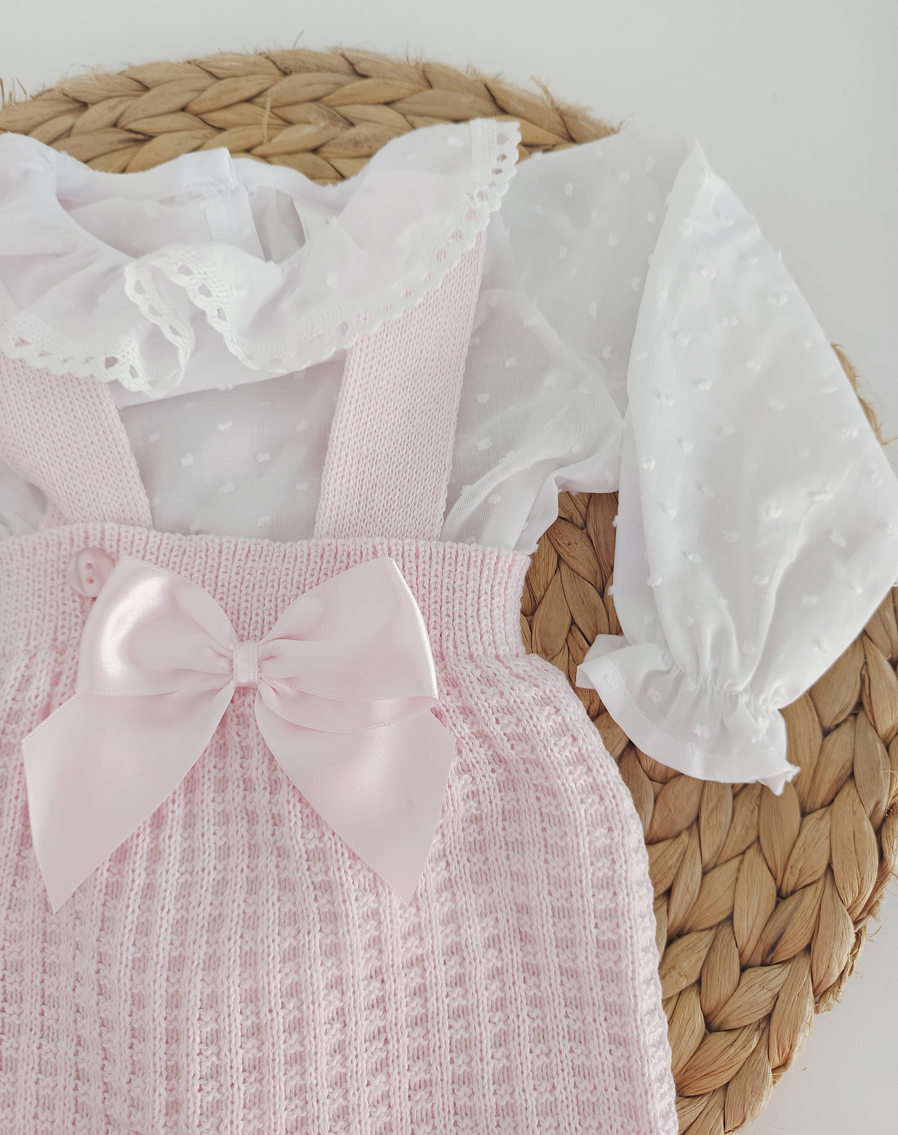 Jardineiras de Malha c/ blusa Plumeti Rosa