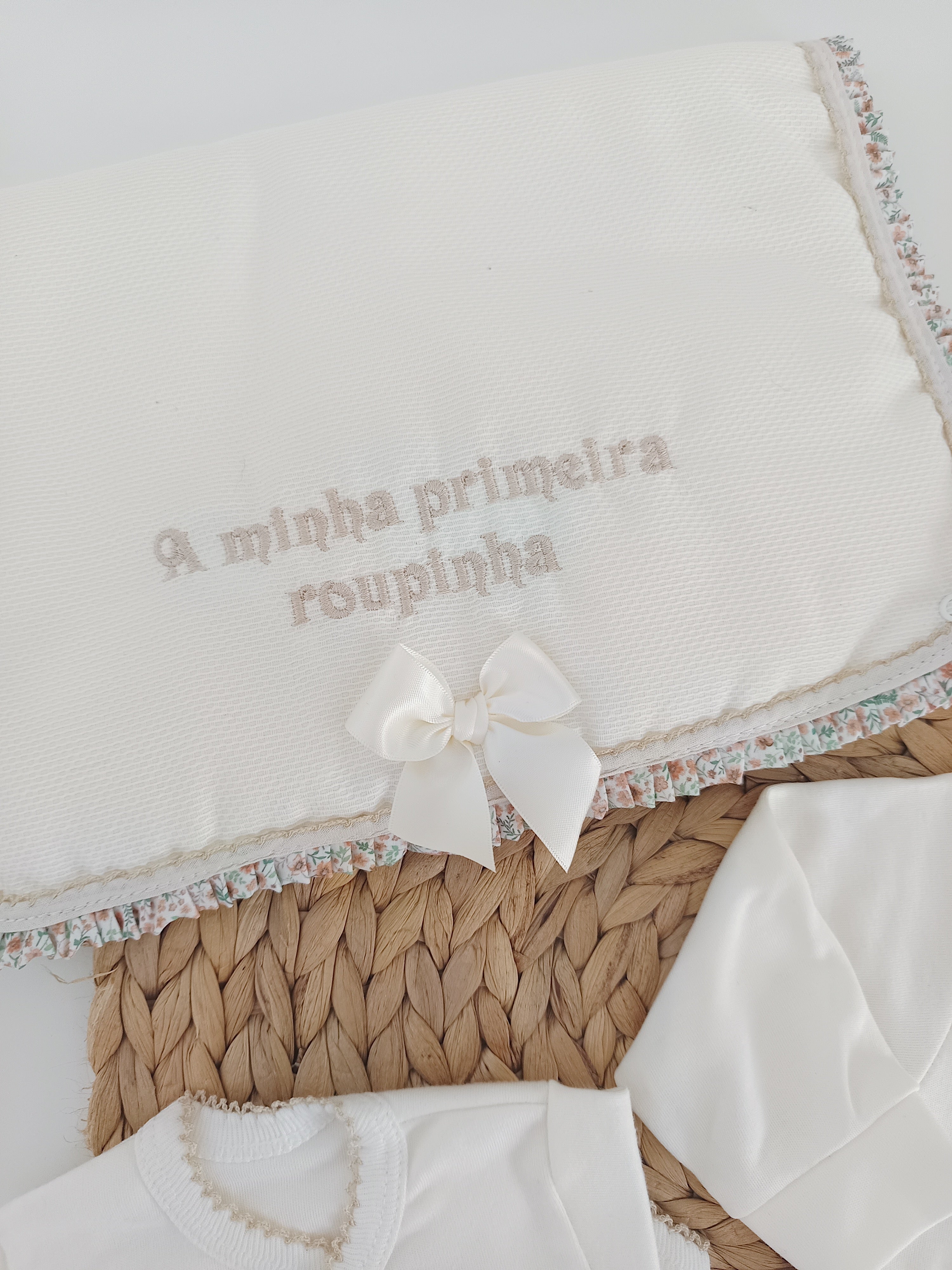 Conjunto de Primeira Roupinha Algodão Flores Pérola