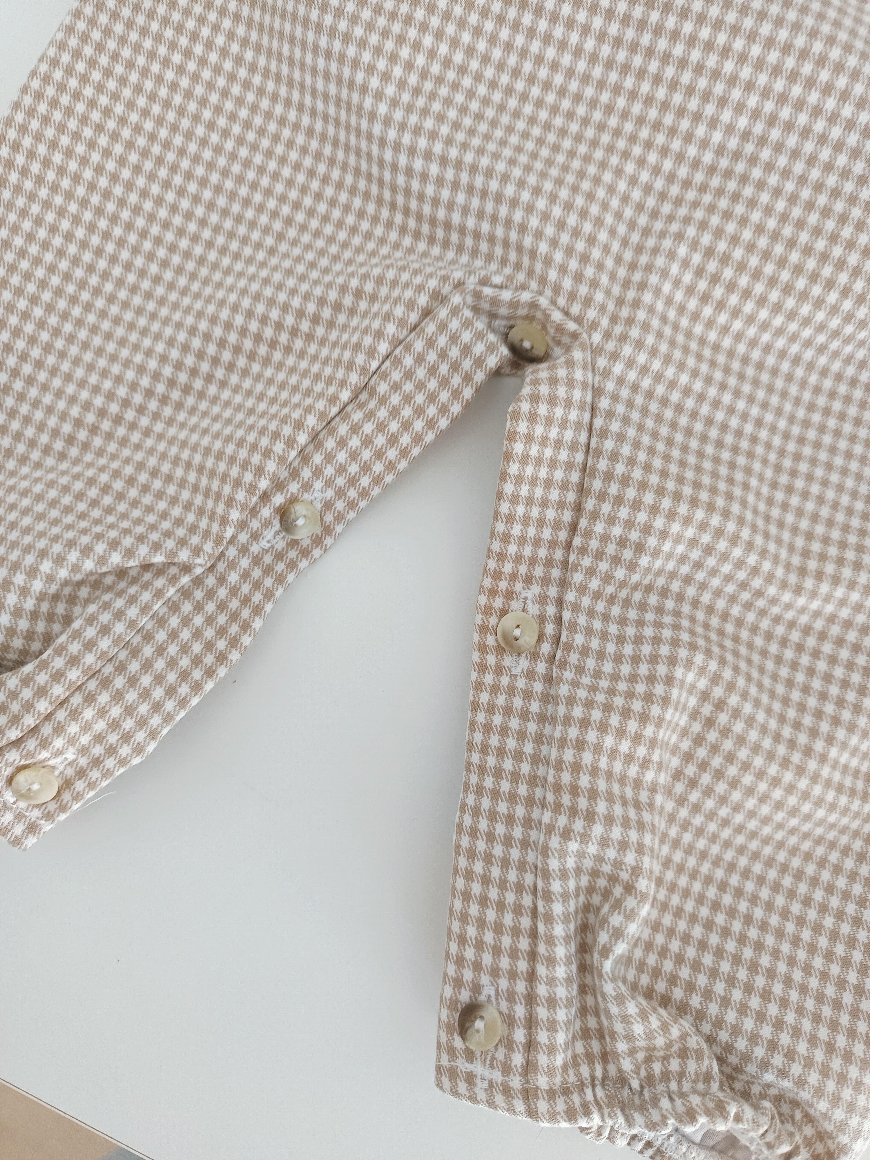 Jardineiras Xadrez Botões com camisa Camel
