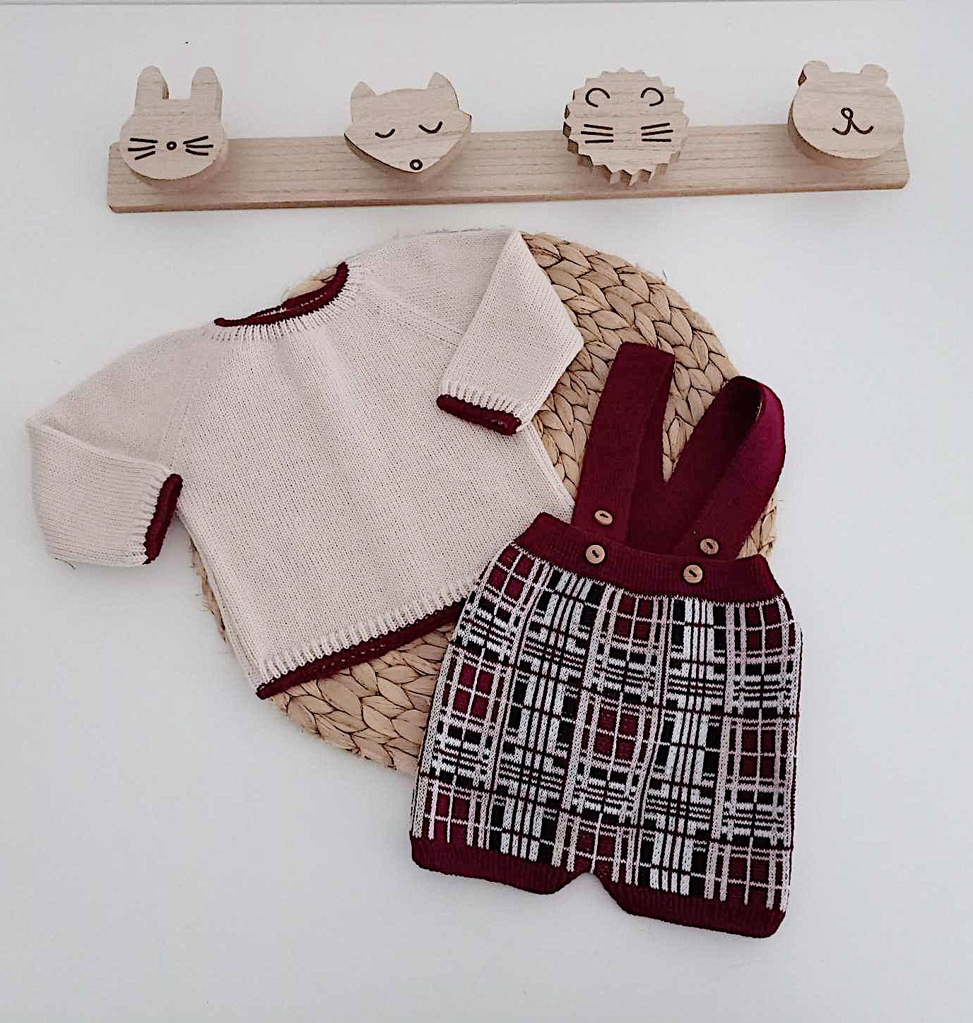 Fofo com Camisola de Malha Xadrez Areia