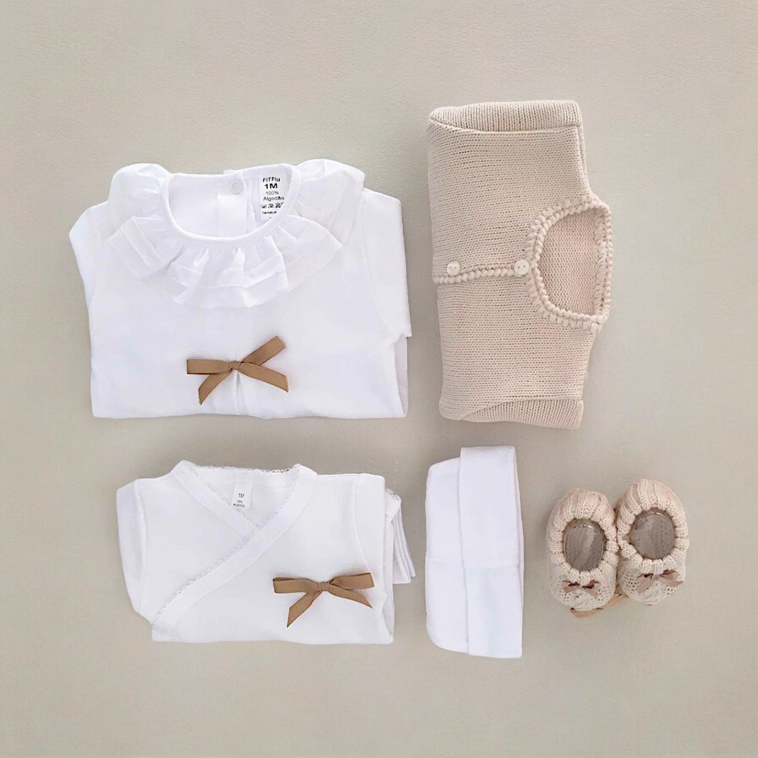 FitFiu Babies® | Conjunto Primeira Roupinha Laço Camel
