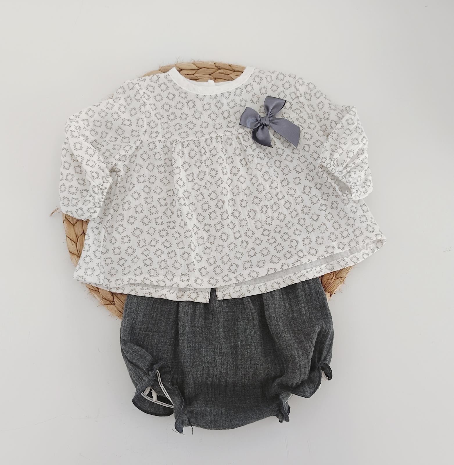 Tapa Fraldas com Camisa Laço Cinza
