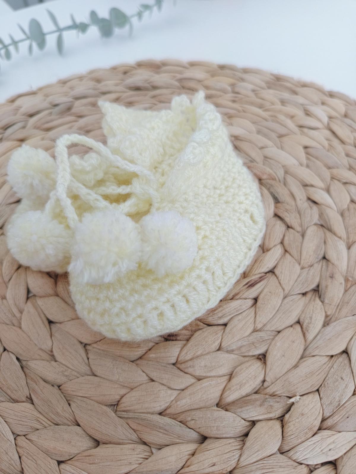 Carapins de Malha com Dois Pompons