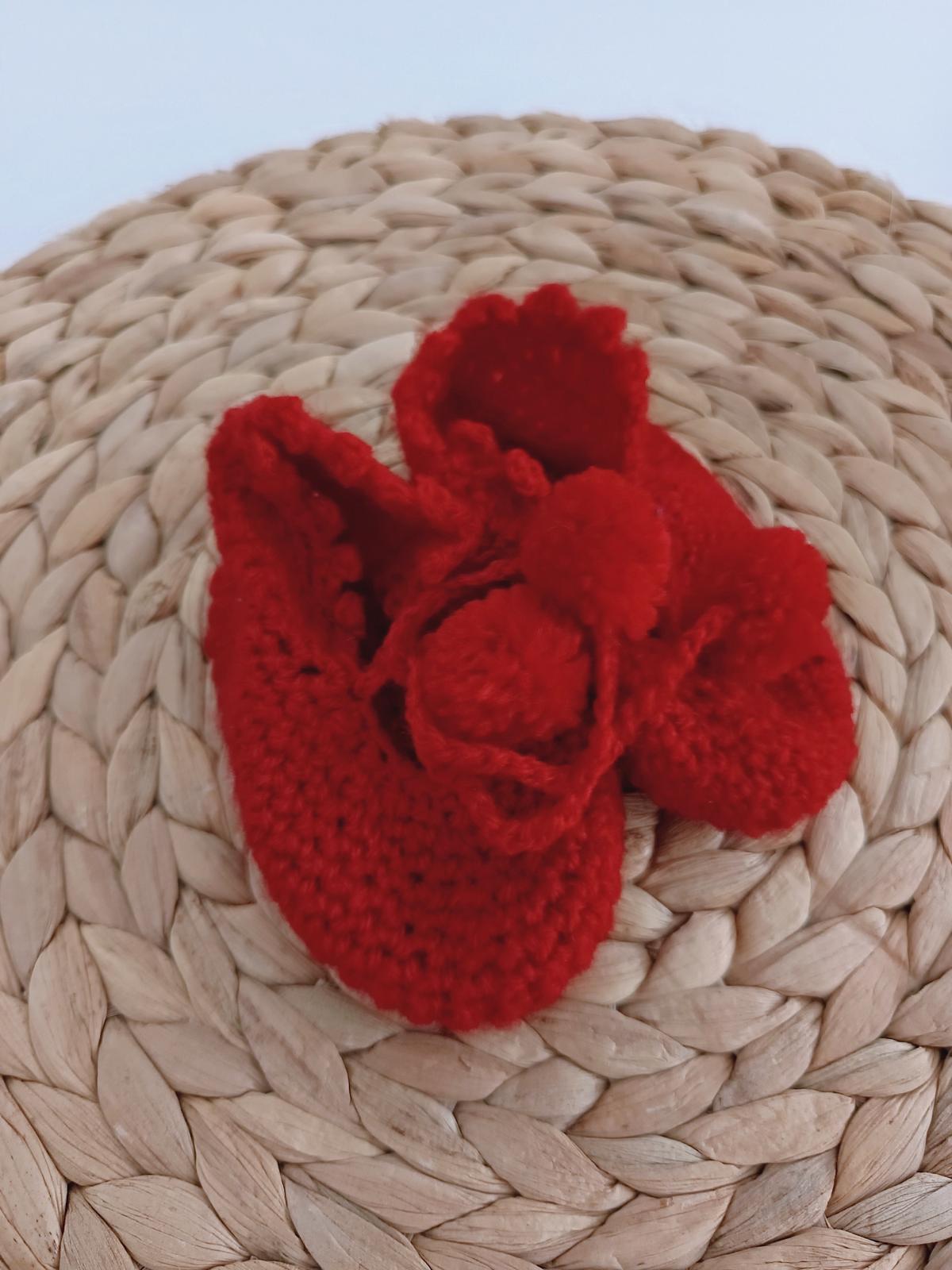 Carapins de Malha com Dois Pompons