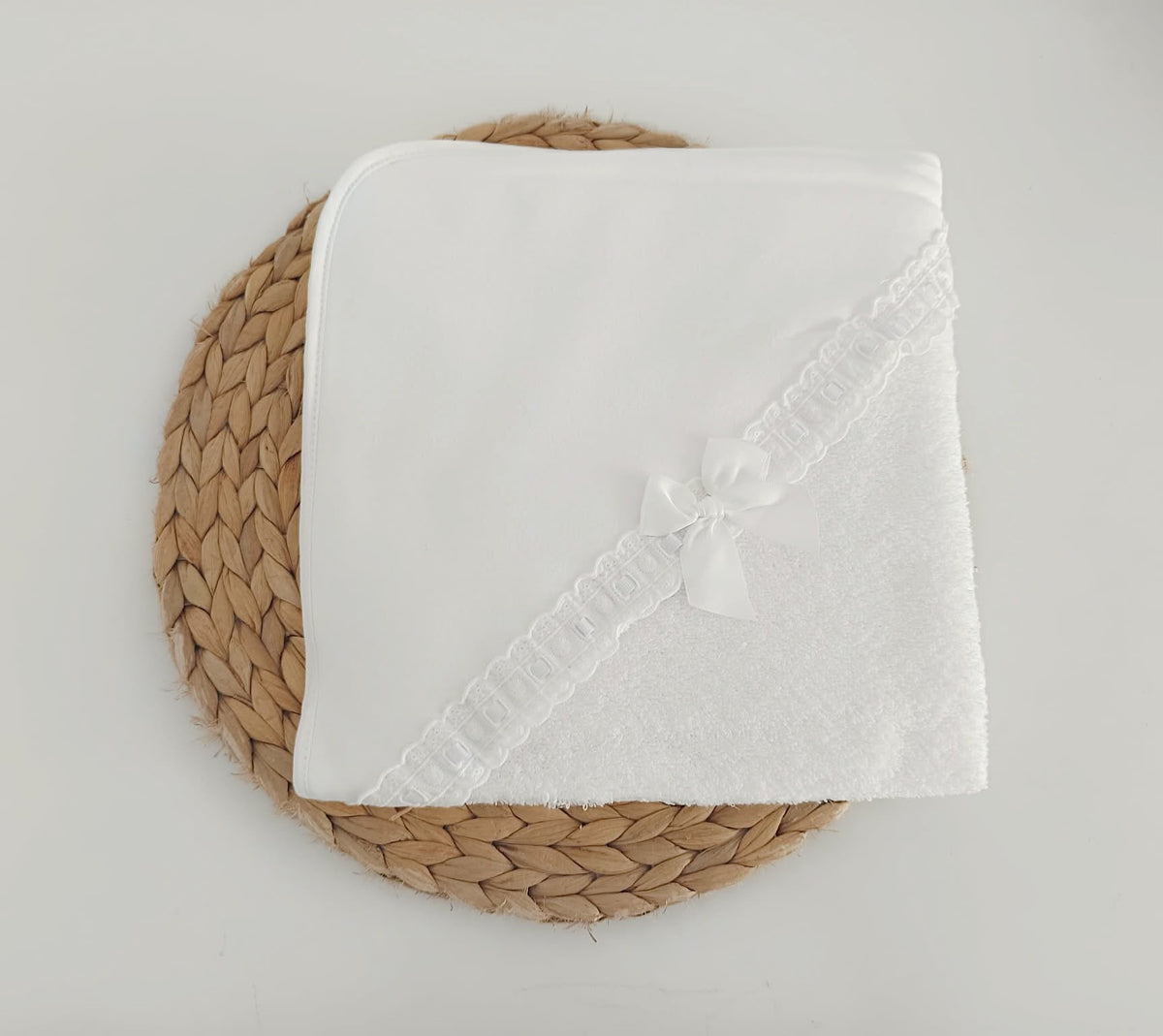 Toalha de banho Bebé Renda com Laço Branco