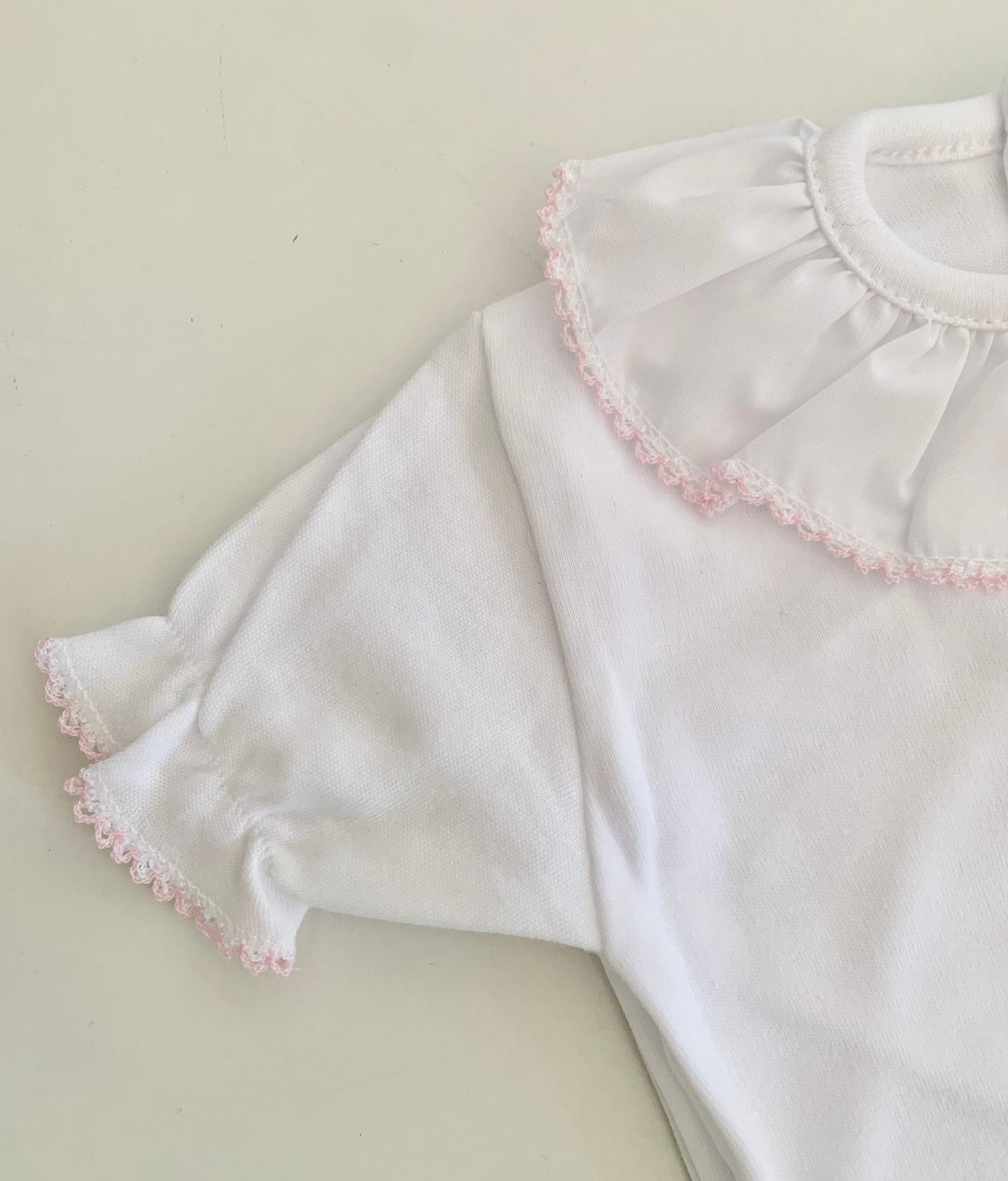 Camisola com Gola de Folho Manga Curta