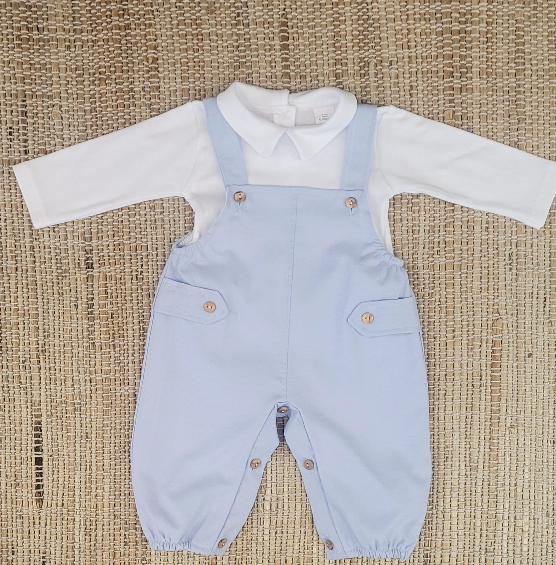 Jardineira Básica com Camisa Azul