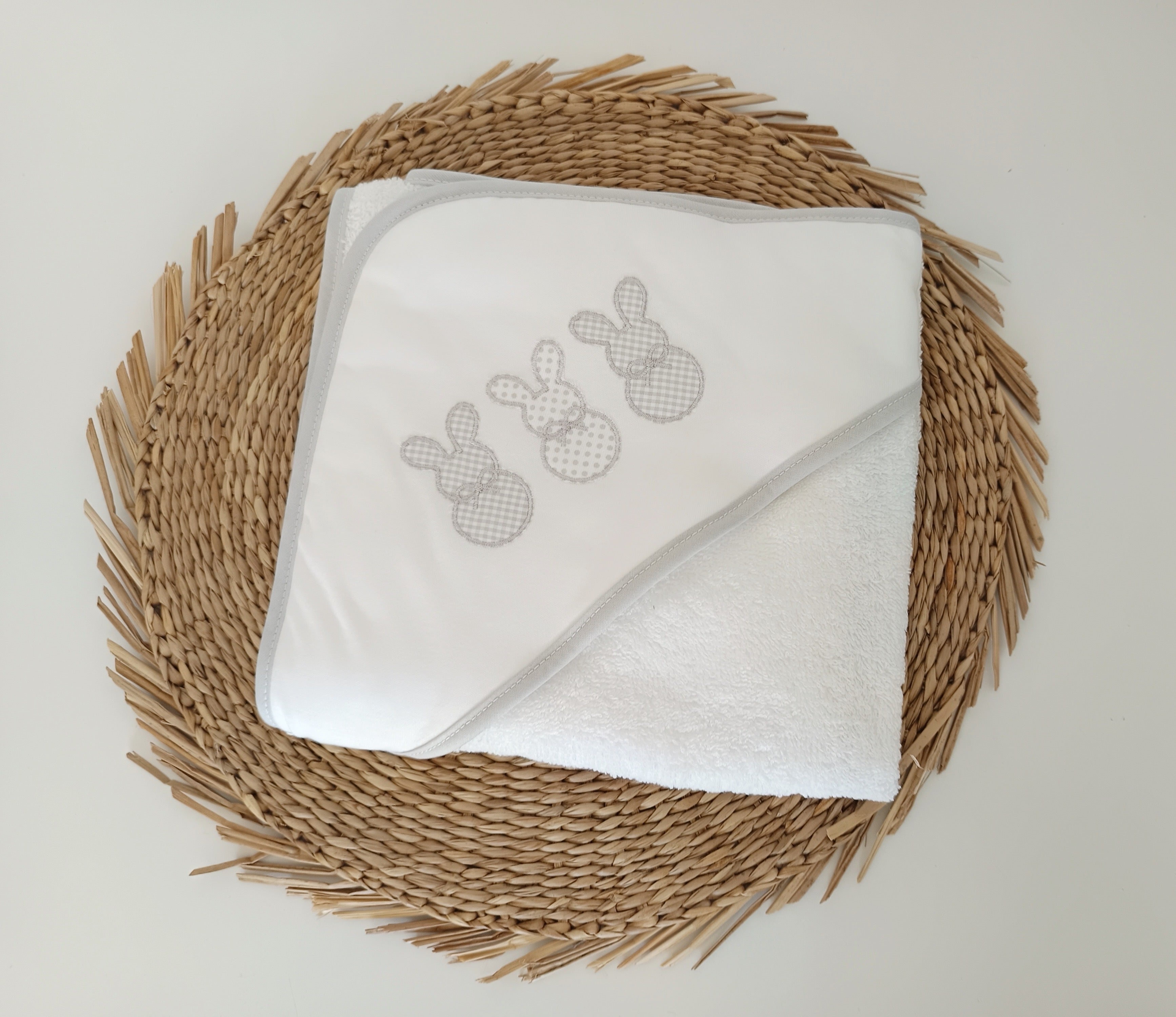 Toalha de banho Três Coelhos Cinza