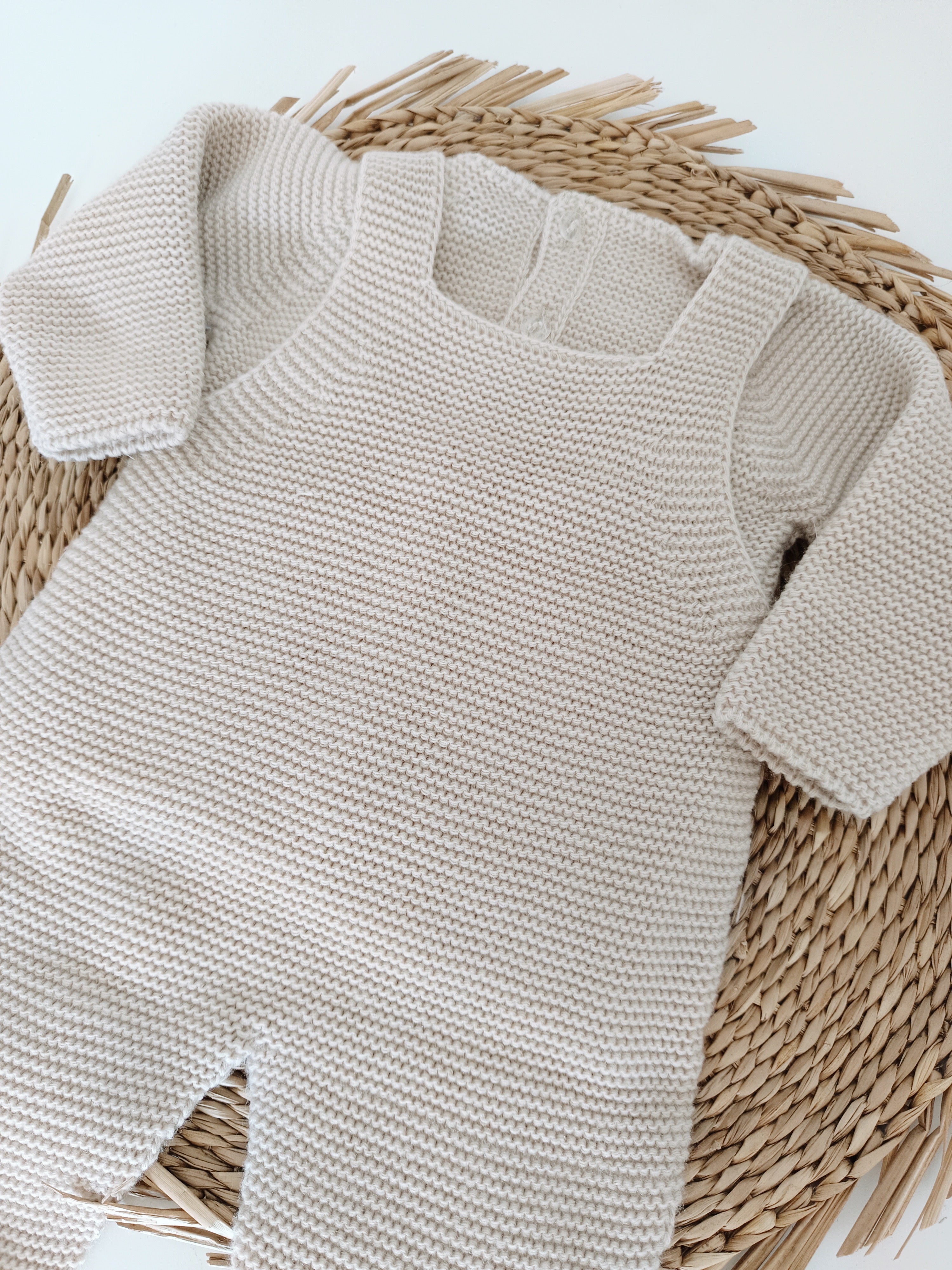 Jardineiras de malha com Camisola Pompons nos pés Areia