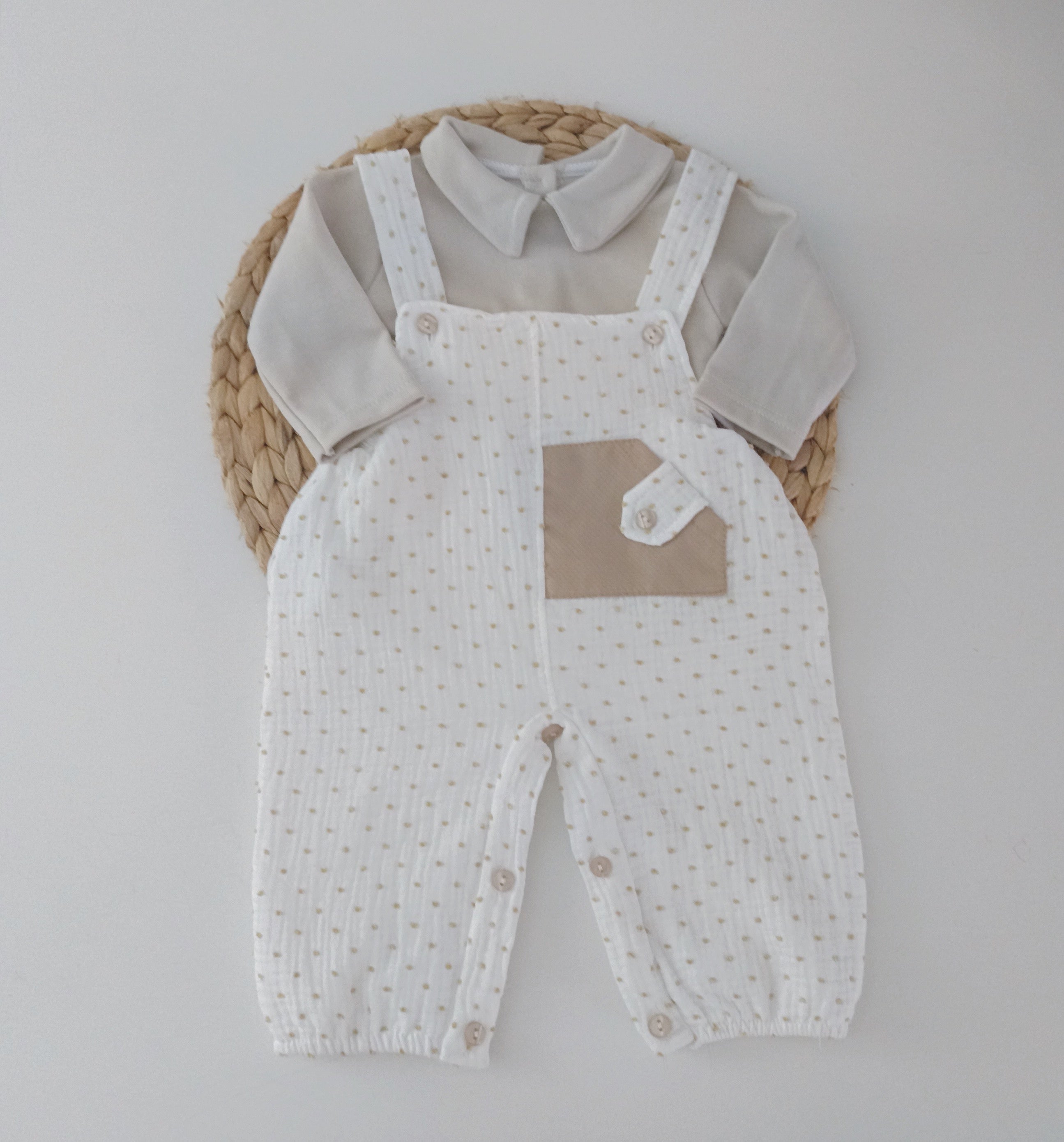 Jardineiras Pintas com Camisola Areia