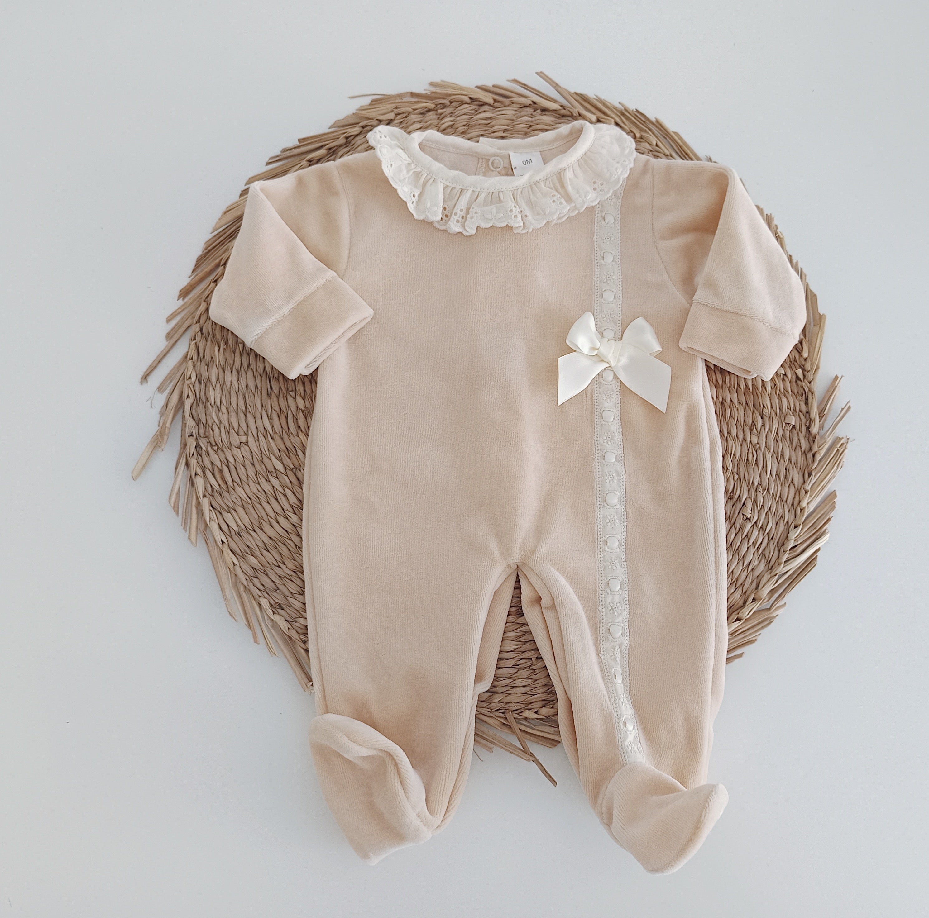 Babygrow de Veludo Renda Areia