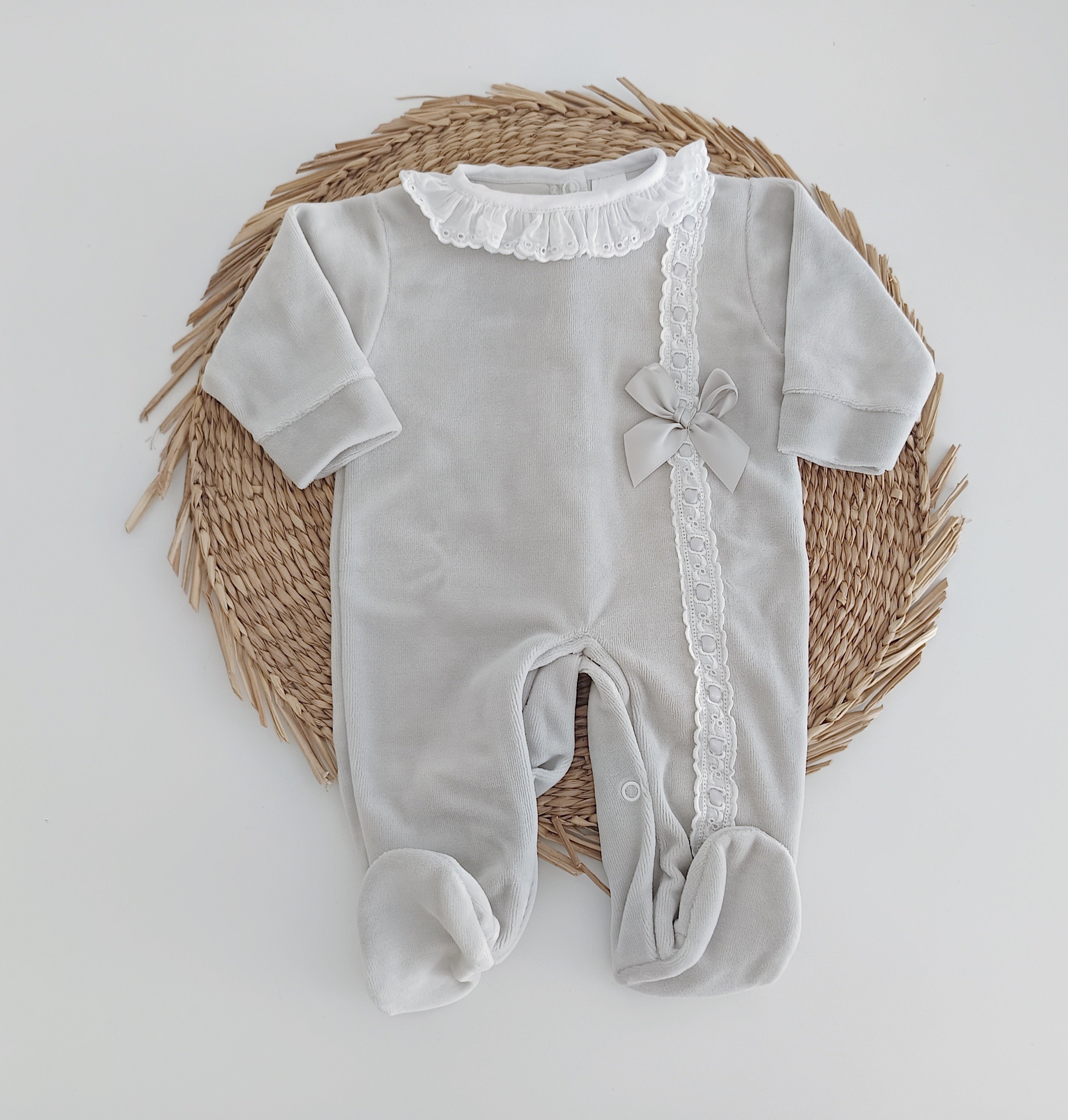 Babygrow de Veludo Renda Cinza