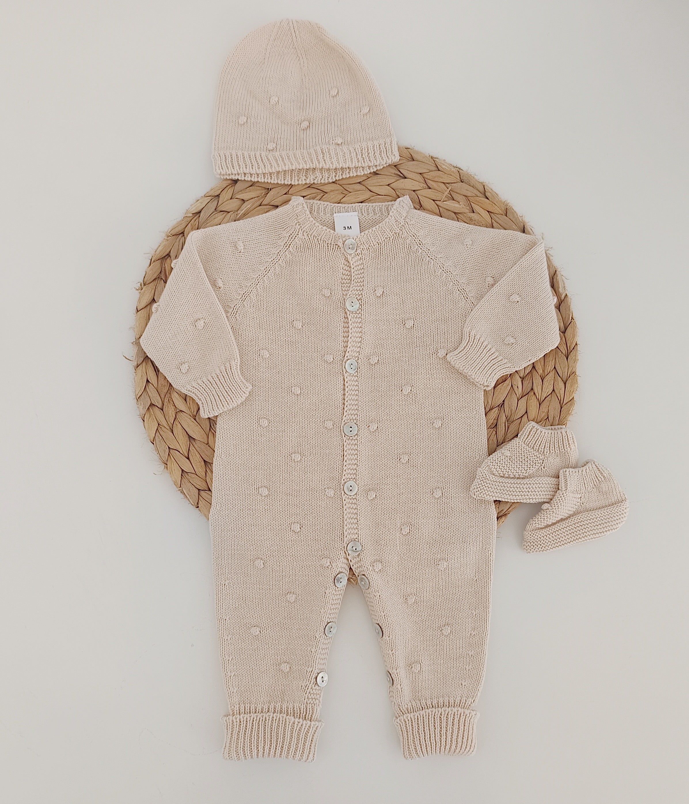 Babygrow de algodão pompons com gorro e carapins Areia