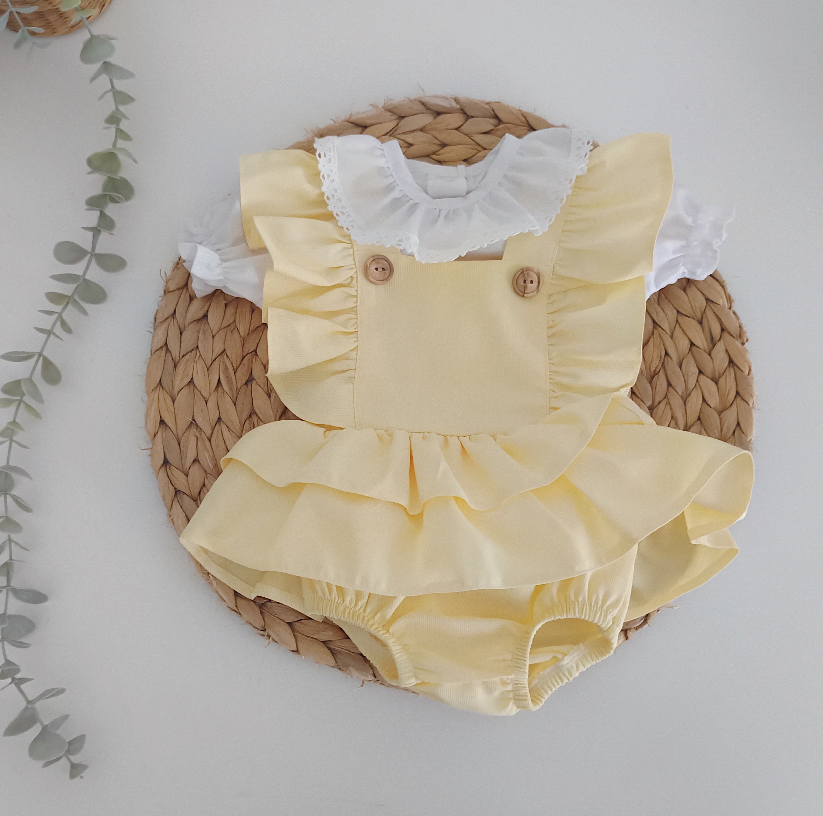 Fofo com Blusa Folhos Amarelo