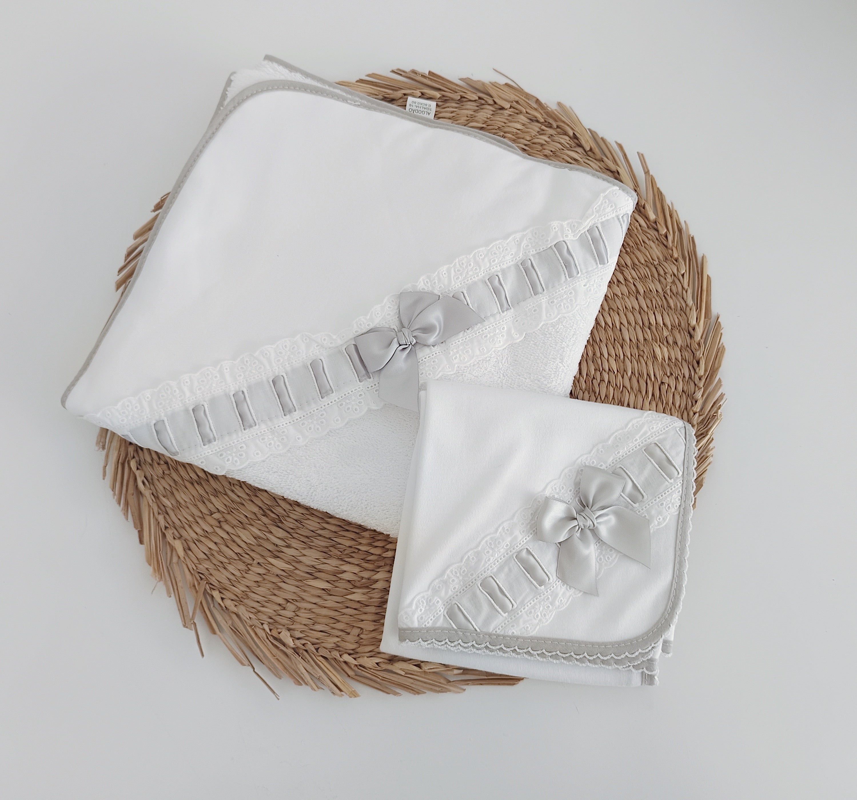 Conjunto Toalha de banho e Fralda para bebé Renda Cinza