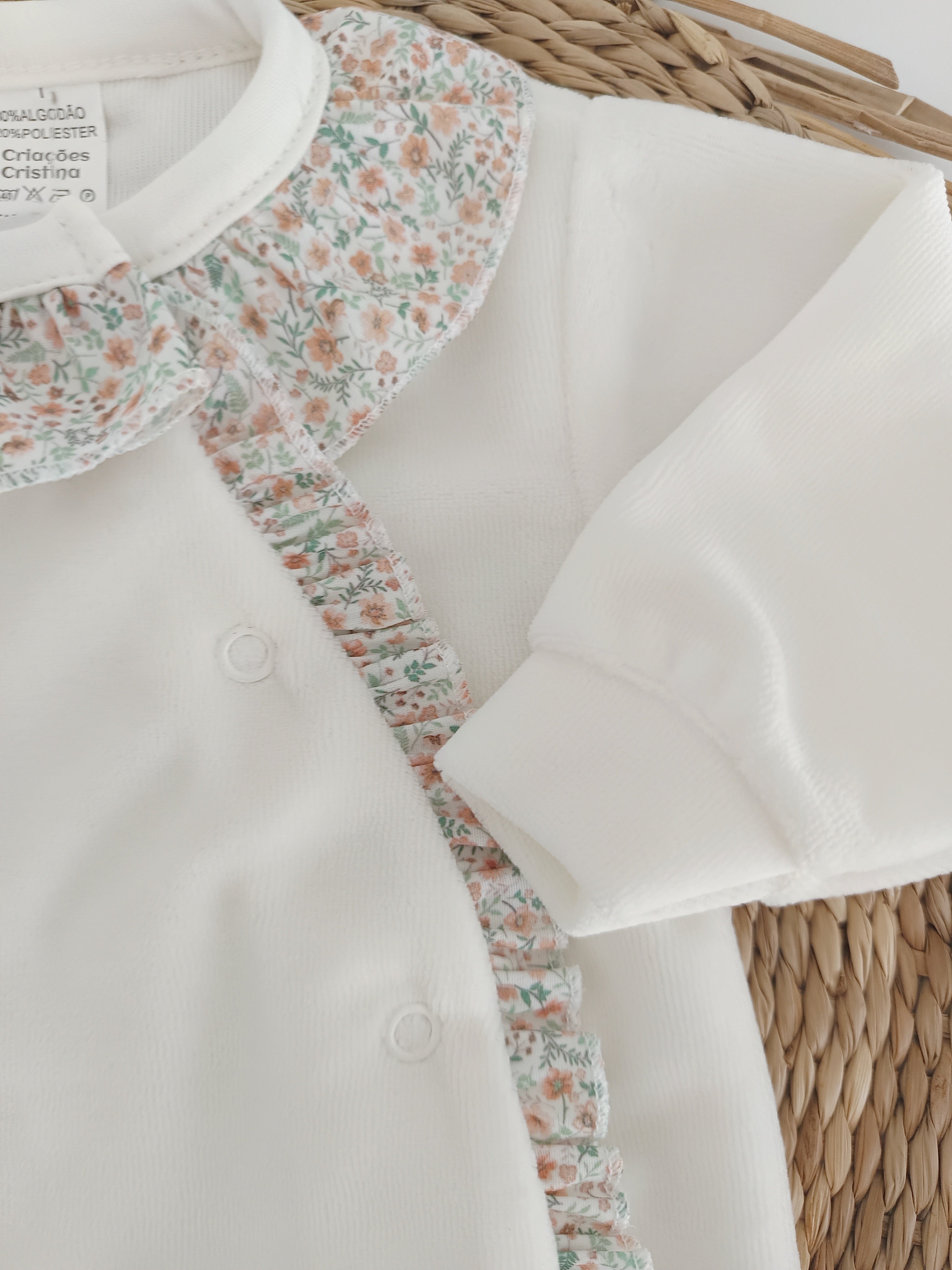 Babygrow Folho e Gola Flores Pérola