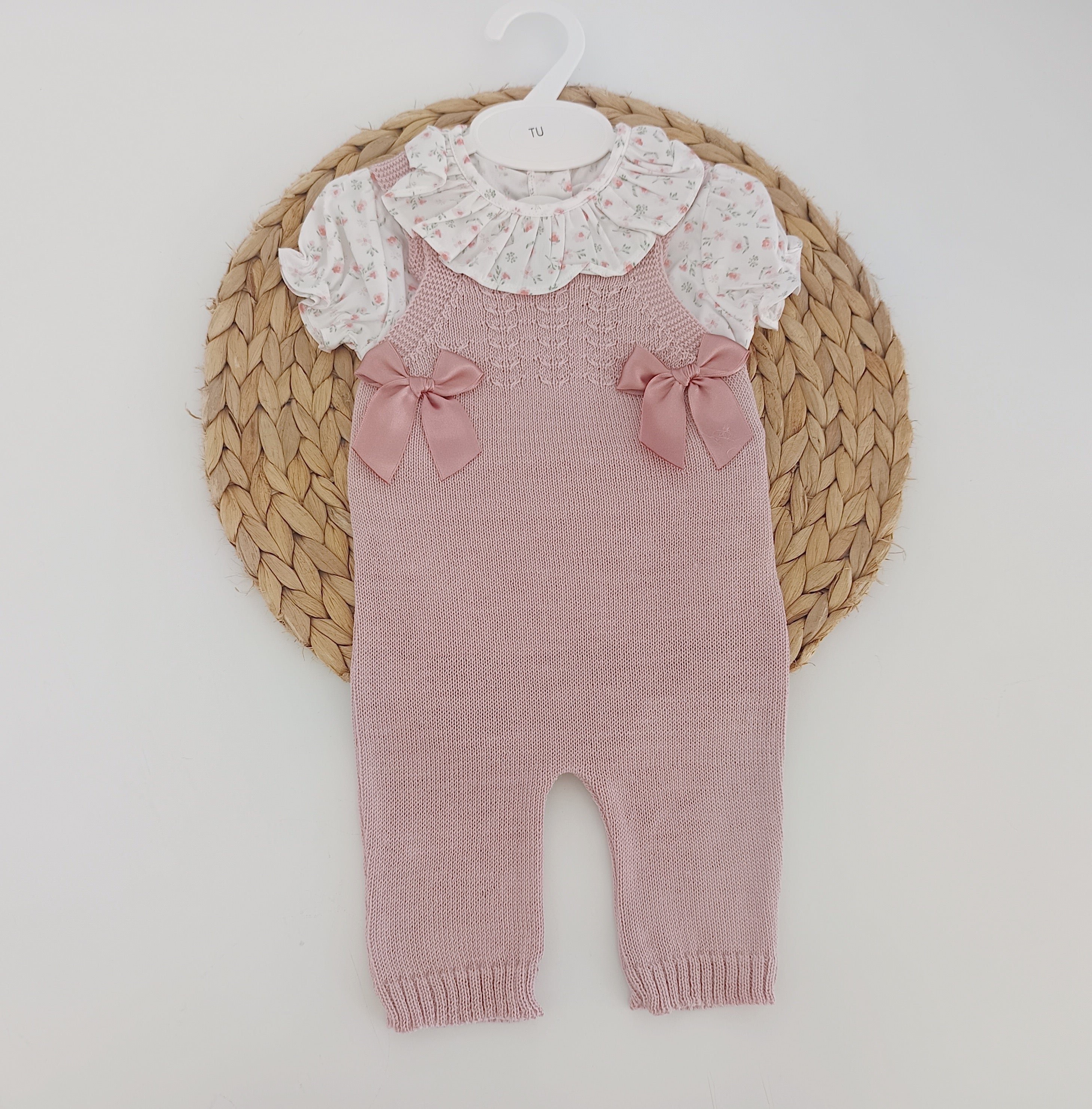 Jardineiras de Malha com blusa manga curta Laços Rosa Velho