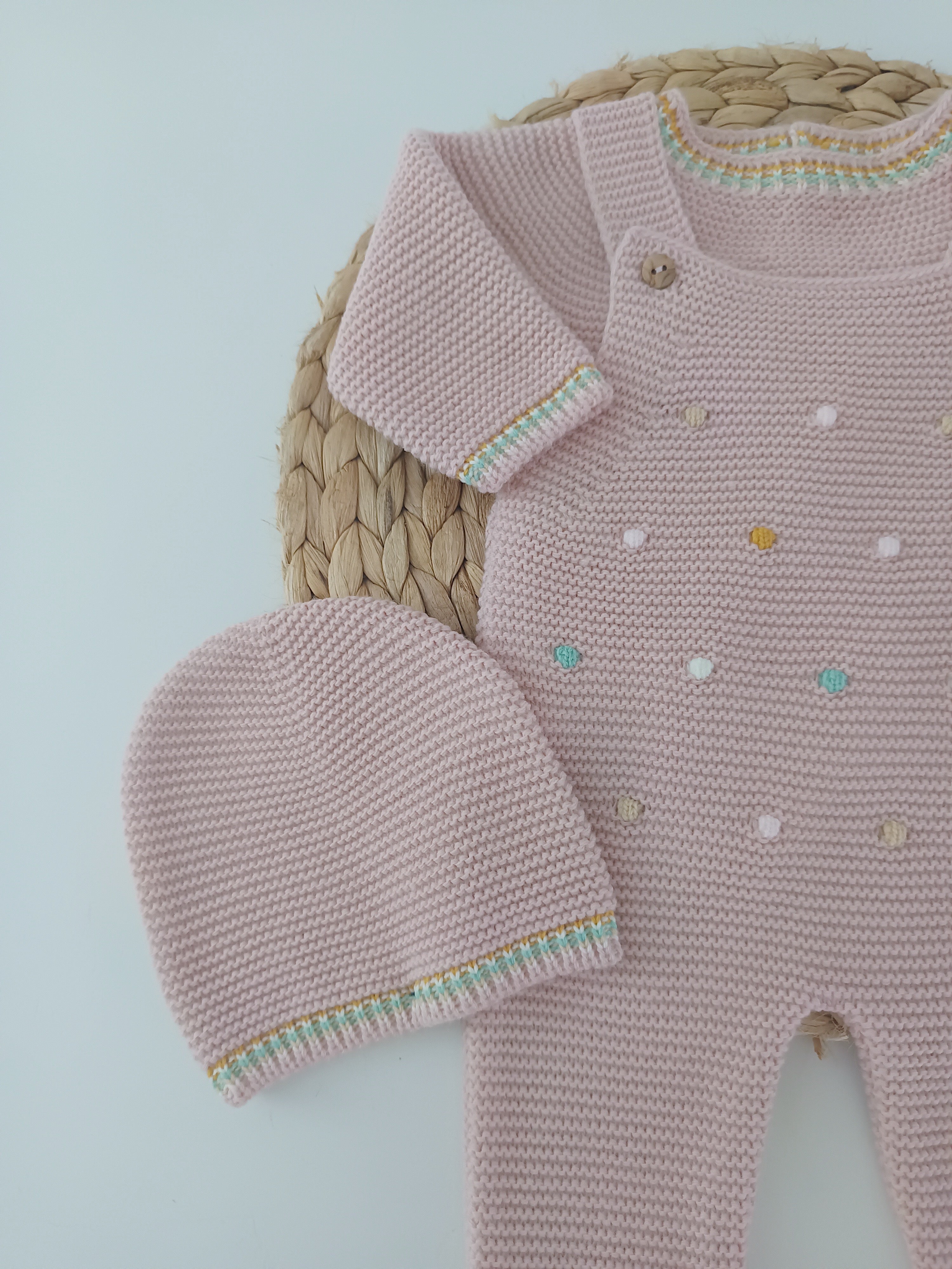 Jardineira Malha Saída Maternidade Pompons Coloridos Rosa Velho