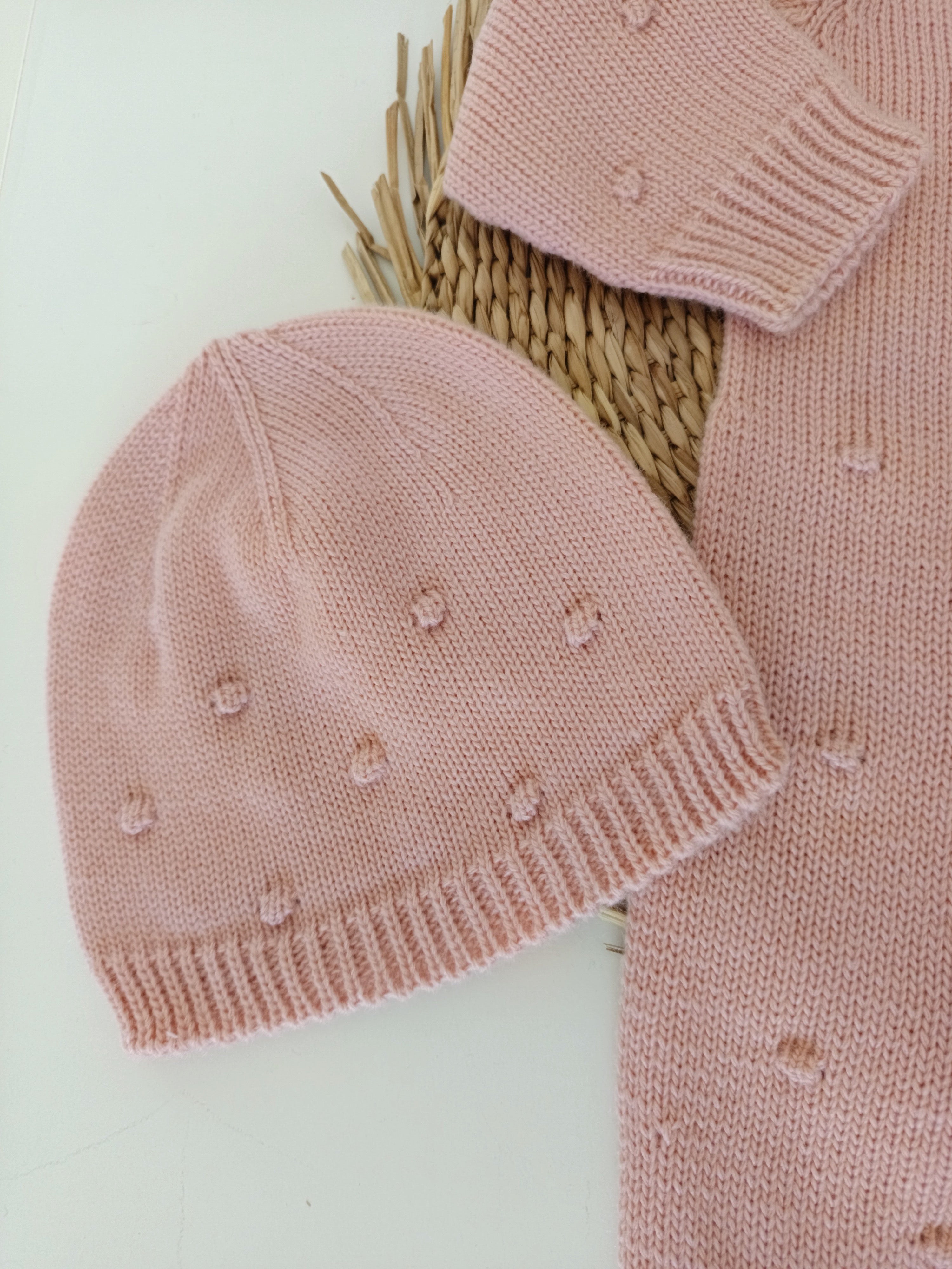 Babygrow de malha pompons com gorro e carapins Rosa Velho