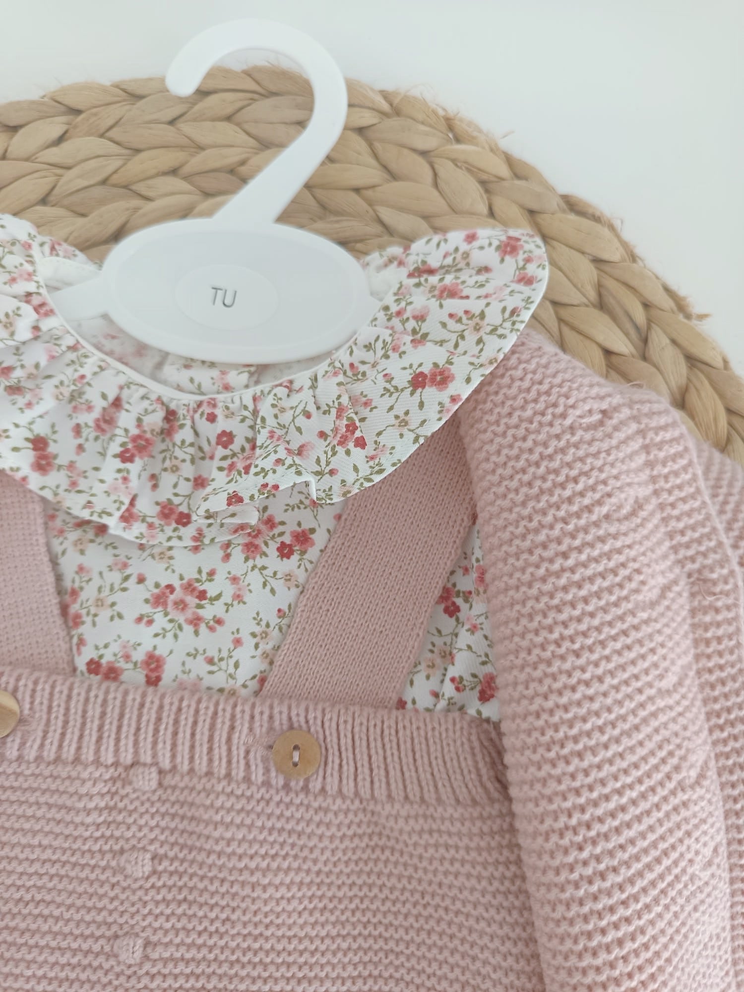 Conjunto Fofo com Blusa e Casaco de Malha Florinhas Rosa Velho